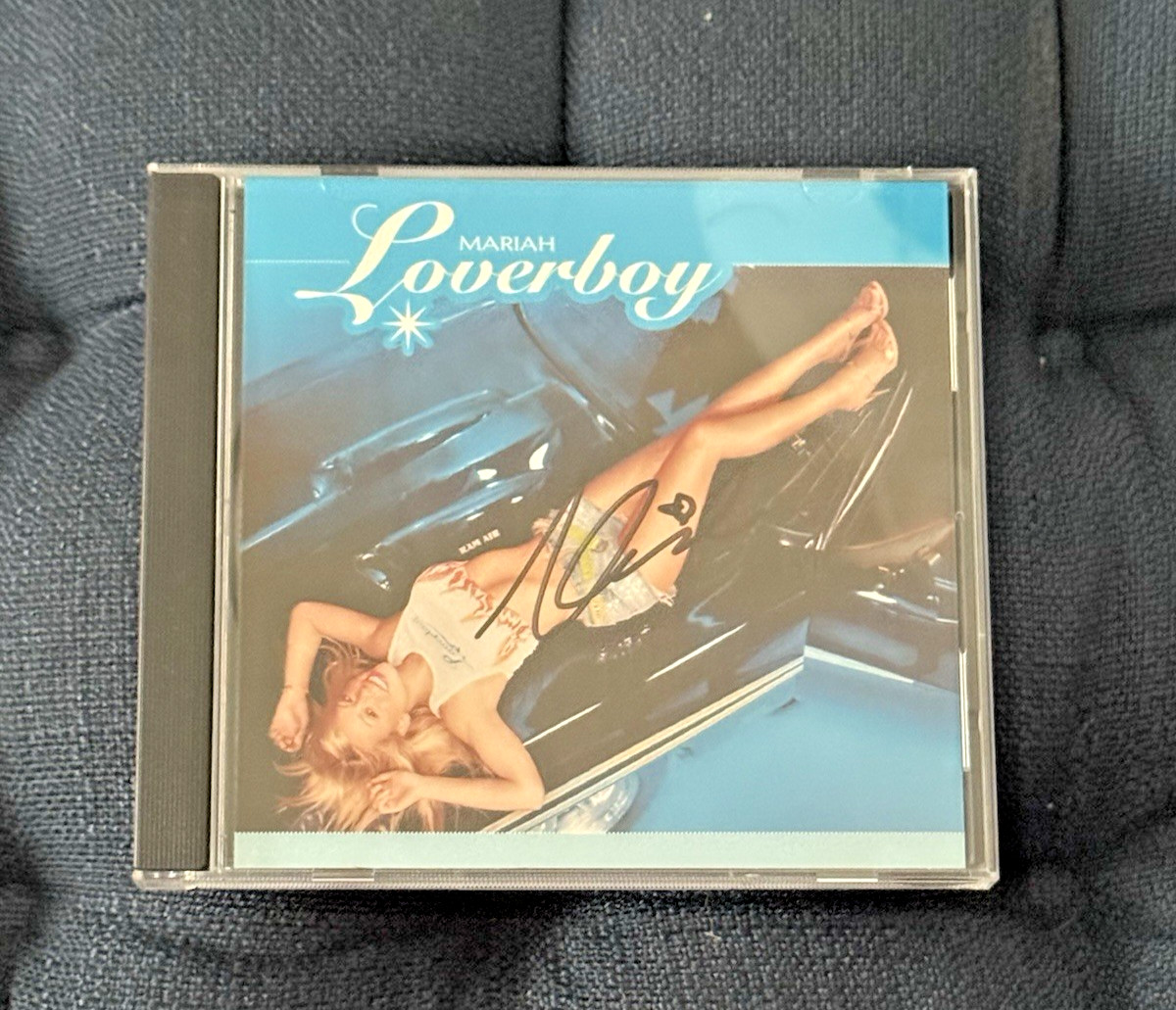 Mariah Carey Loverboy hand Signed Original Music CD w/Photograph from Day Signed