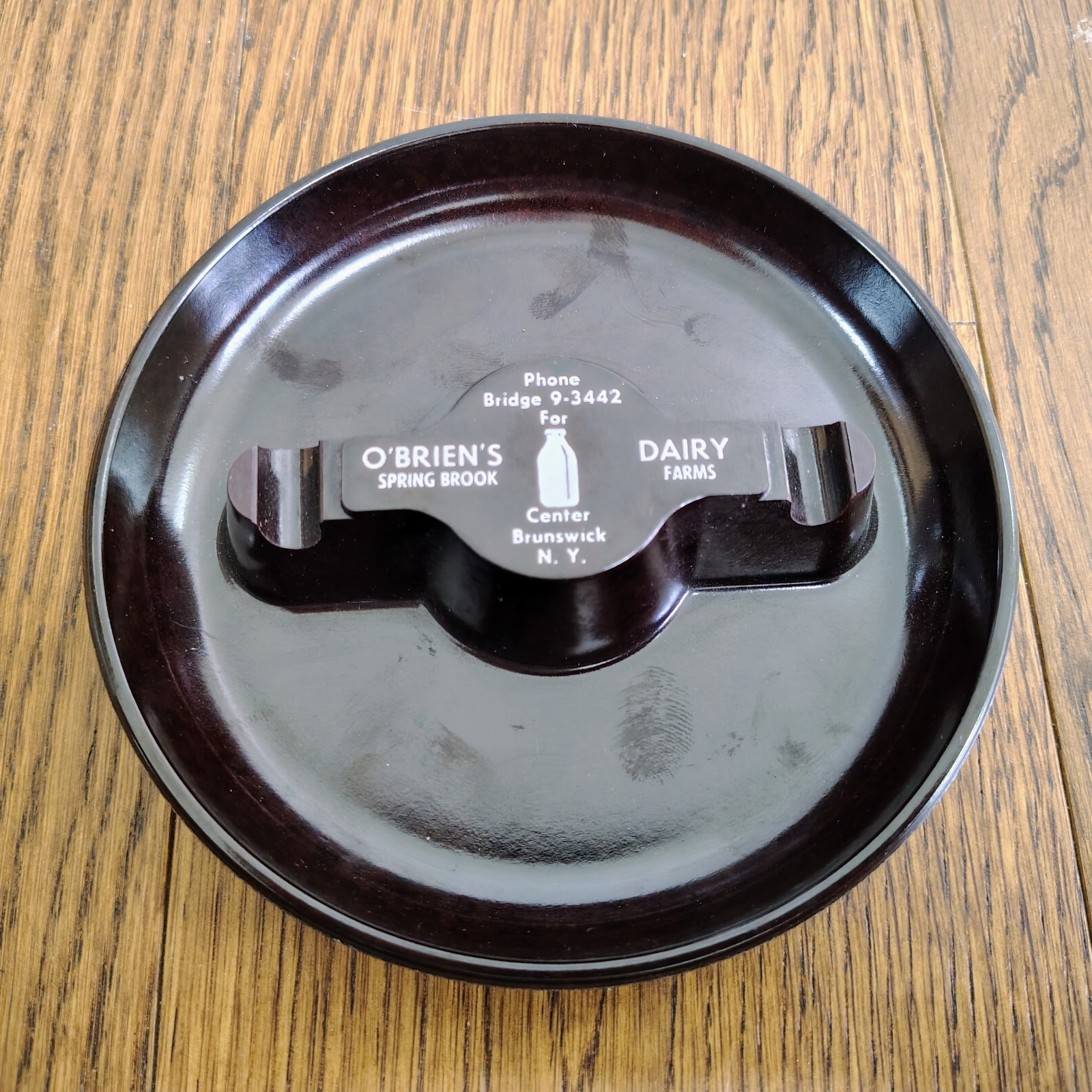 ANTIQUE O\'BRIEN\'S SPRING BROOK DAIRY FARMS CENTER BRUNSWICK NY BAKELITE ASHTRAY