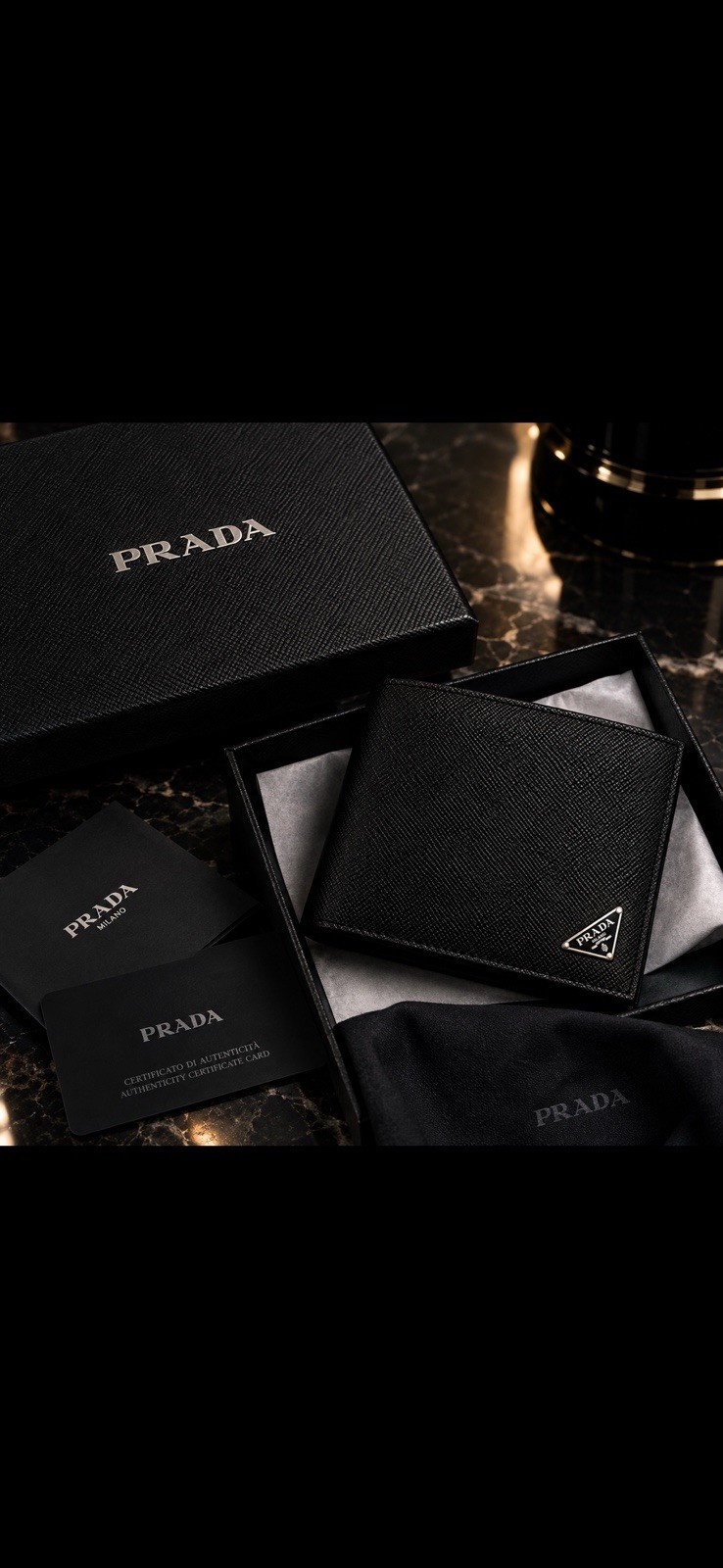 PRADA Men\'s Black Bifold Folding Wallet with Logo Accent, Solid Pattern PRADA Men\'s Black Bifold Folding Wallet with Logo Accent, Solid Pattern