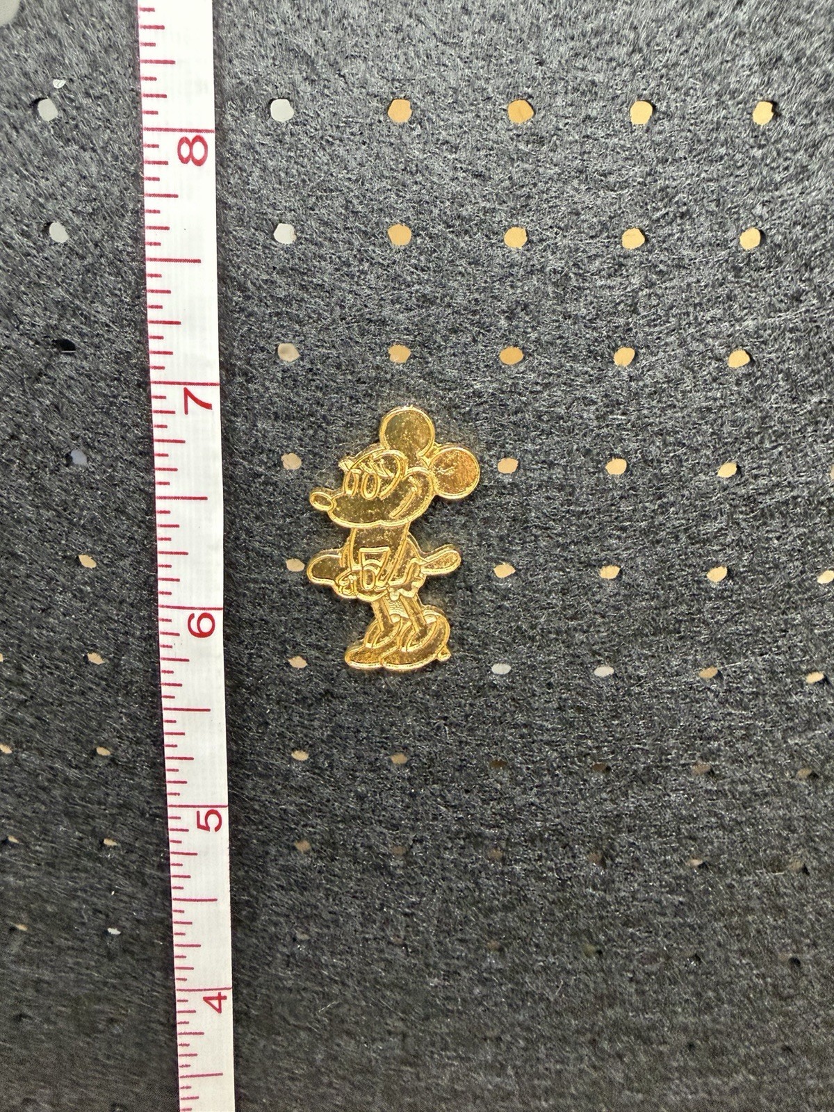 Vintage Walt Disney Productions Minnie Mouse Gold Tone Lapel Pin Disney Vintage Walt Disney Productions Minnie Mouse Gold Tone Lapel Pin Disney