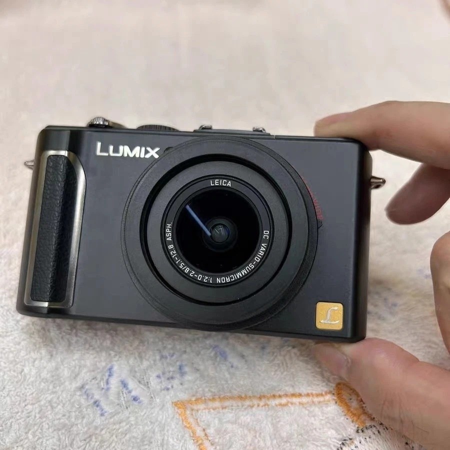 Panasonic LUMIX DMC-LX3 Black Digital Camera English Menu 720pHD Video Recording