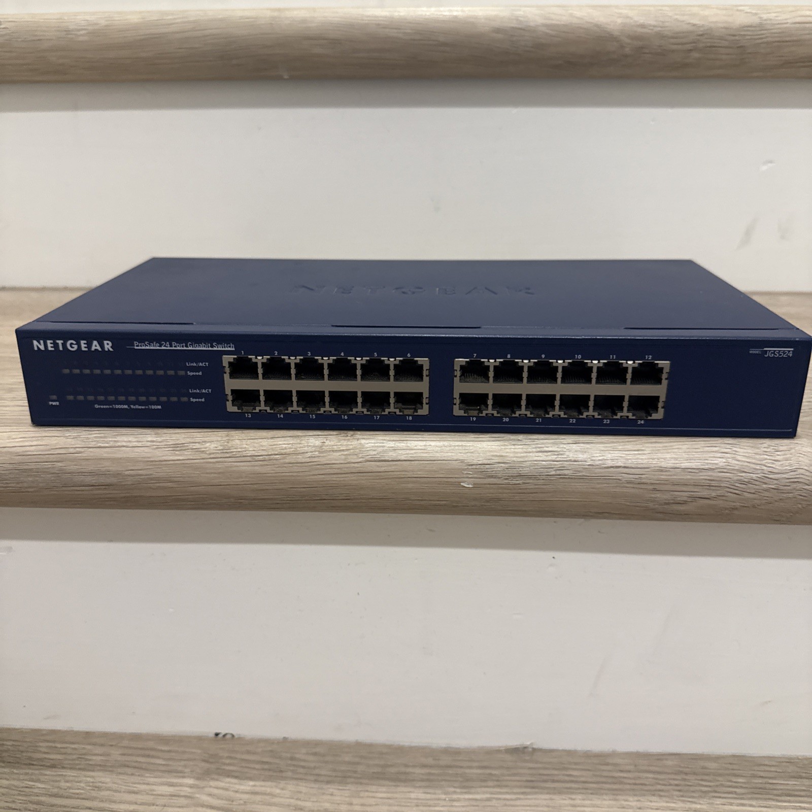 NETGEAR JGS524 ProSafe 24-Ports Gigabit Switch NETGEAR JGS524 ProSafe 24-Ports Gigabit Switch