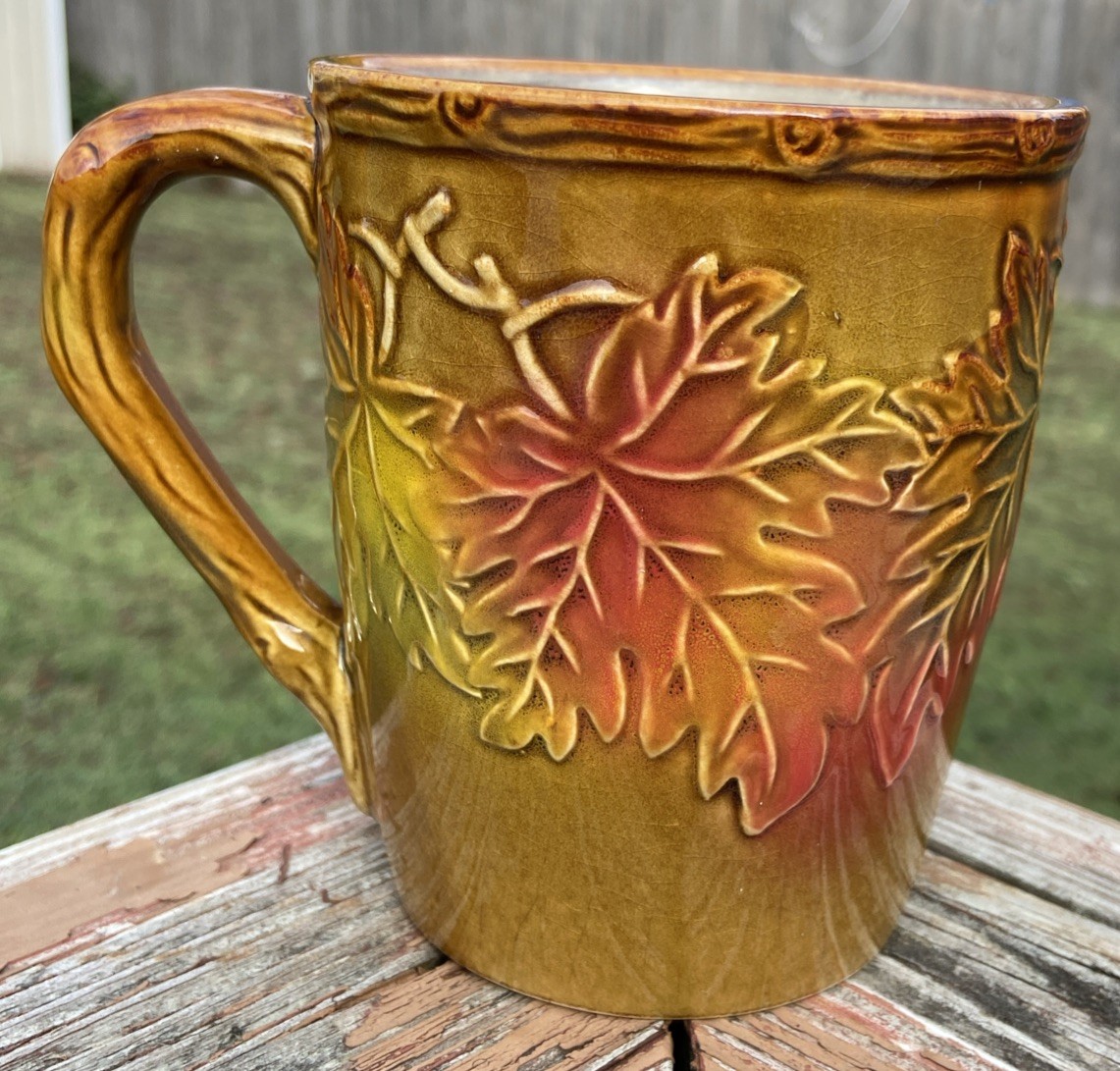 Vintage Fall Leaf Pattern Stoneware Coffee Mug Branch Handle 16 Ounce Large Cup Vintage Fall Leaf Pattern Stoneware Coffee Mug Branch Handle 16 Ounce Large Cup