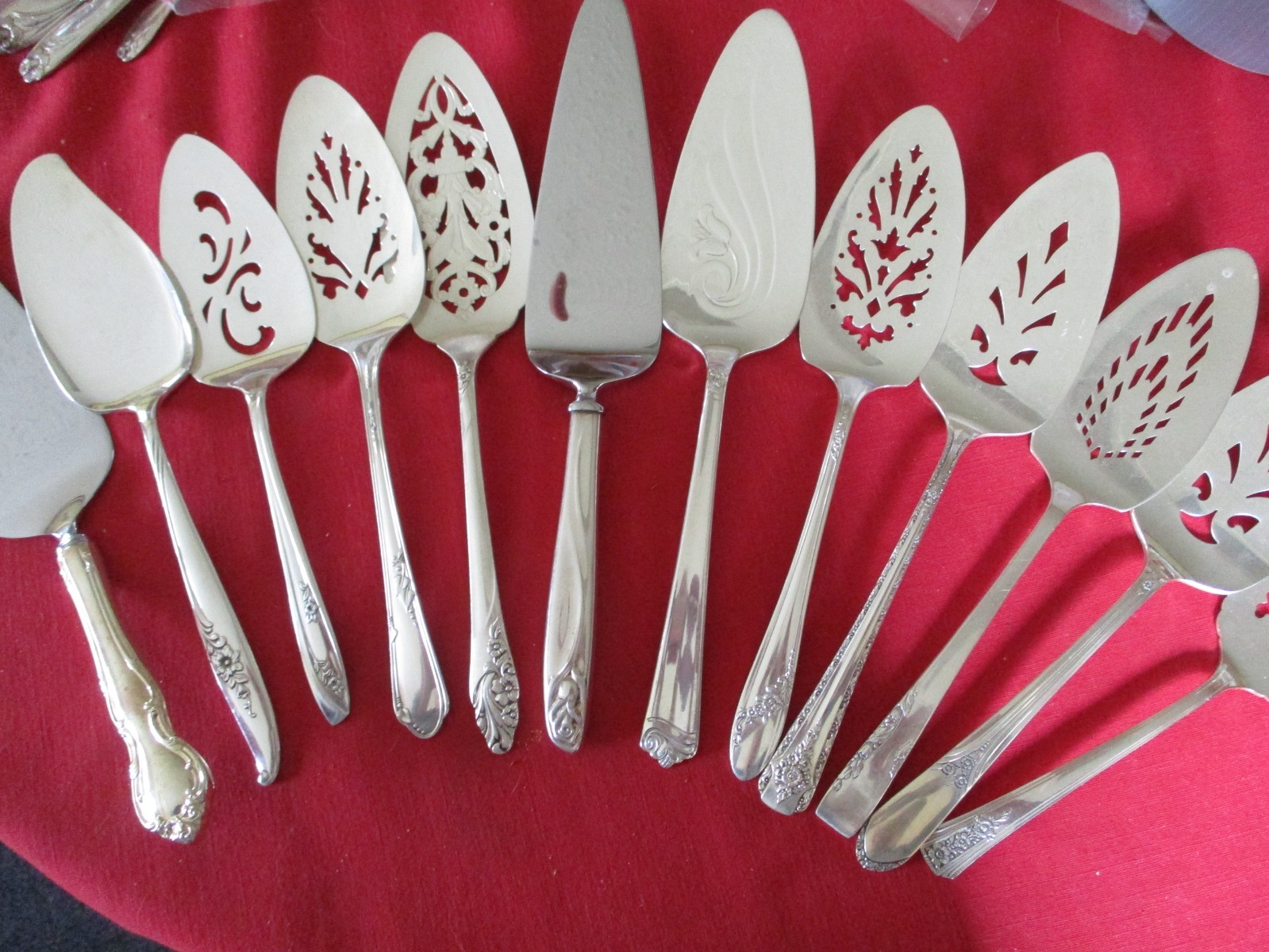 (12) Silverplate dessert Serving Pieces, Mixed Lot   19 #A