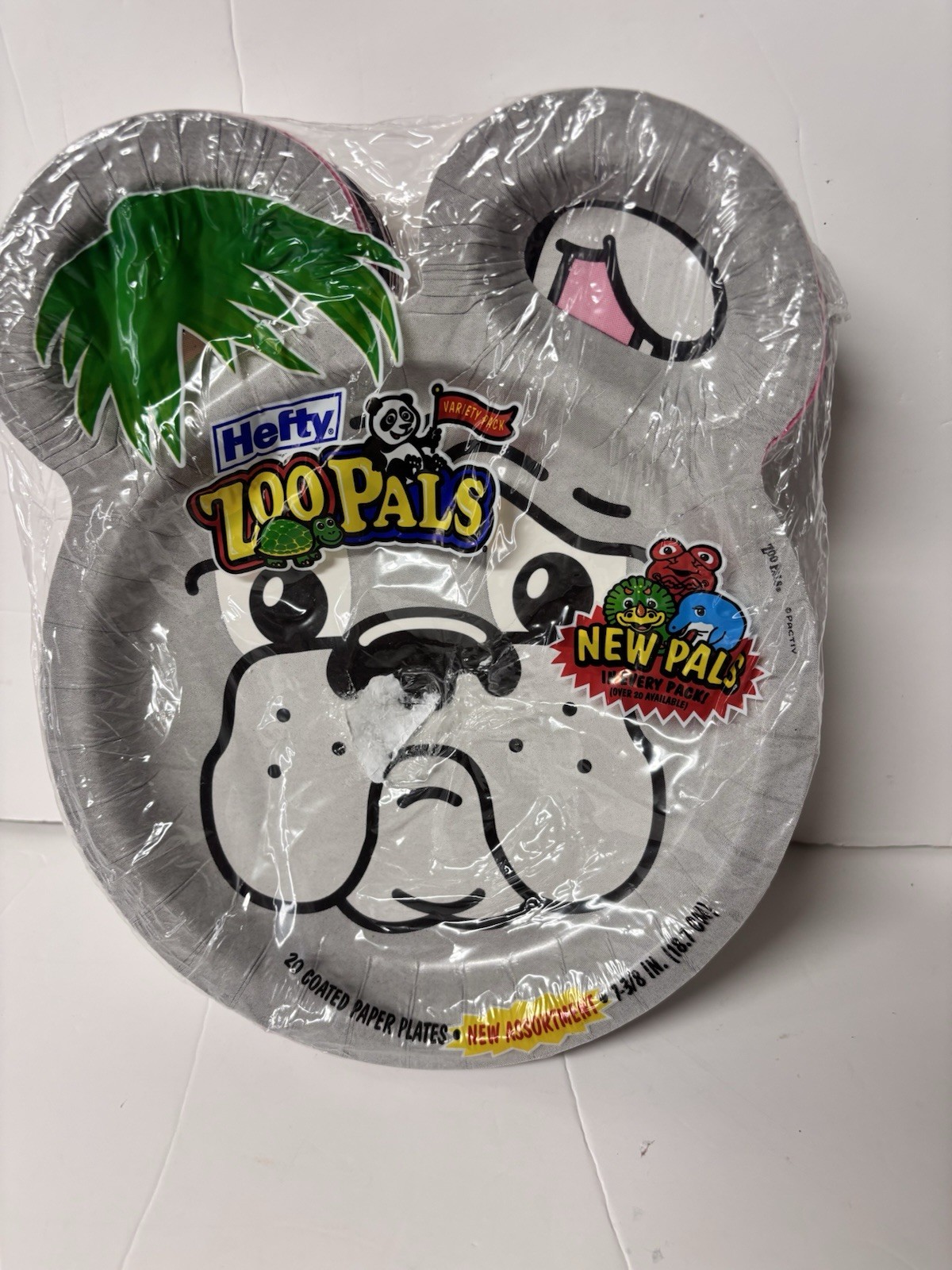 Vintage 2003 Hefty Zoo Pals Paper Plates 20 Ct Sealed 7⅜” Pactiv.  Bulldog