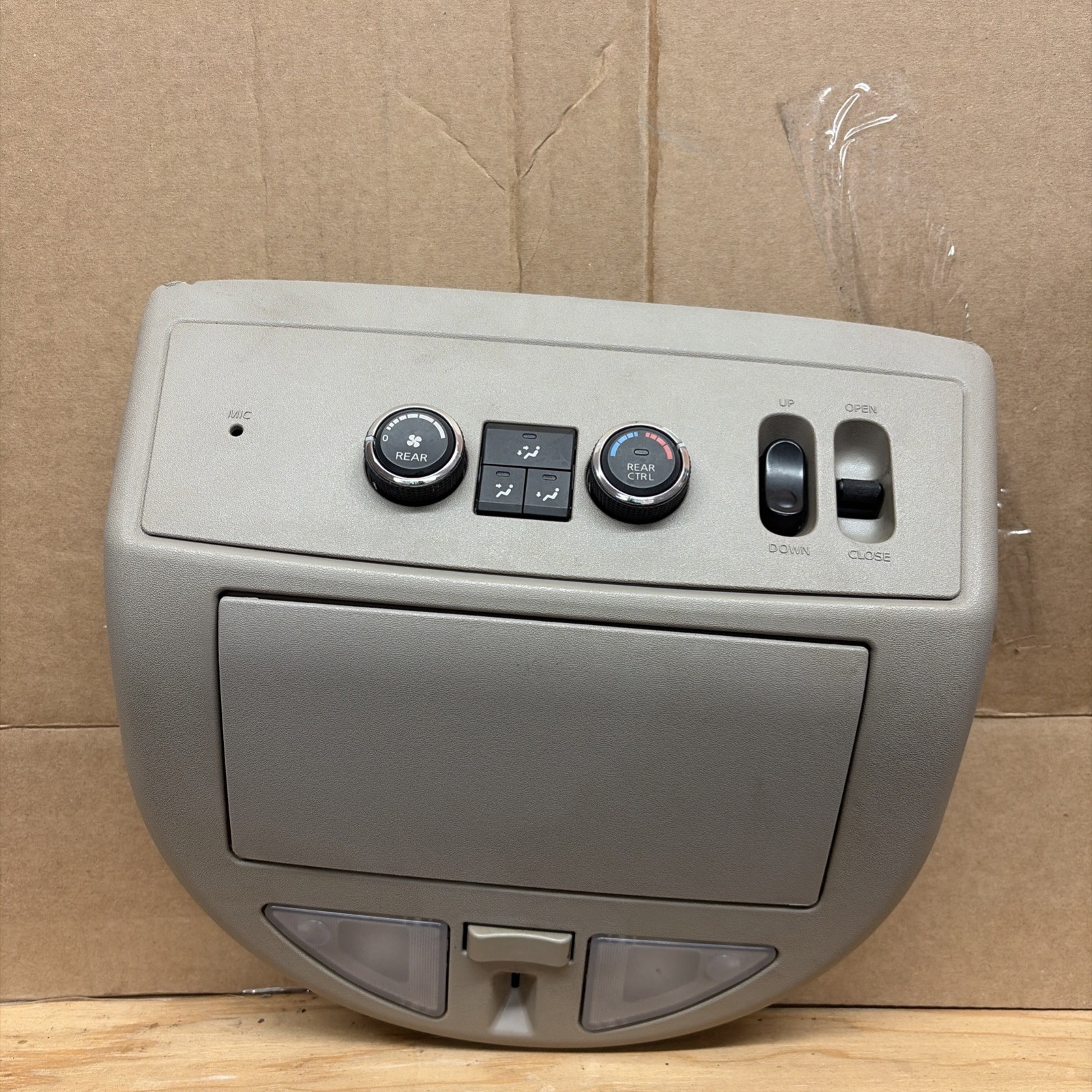 2008-2012 Nissan Armada Infiniti QX56 FRONT Overhead Console Gray dome map light