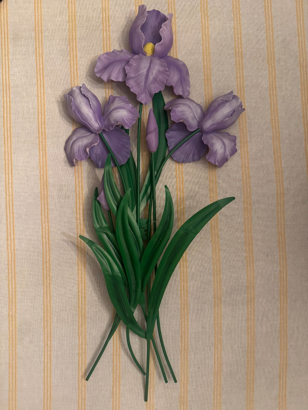 Vintage Wmg 2005 Lavender Purple Iris Metal Leaves Wall Plaque 29“ x 13\ Vintage Wmg 2005 Lavender Purple Iris Metal Leaves Wall Plaque 29“ x 13\