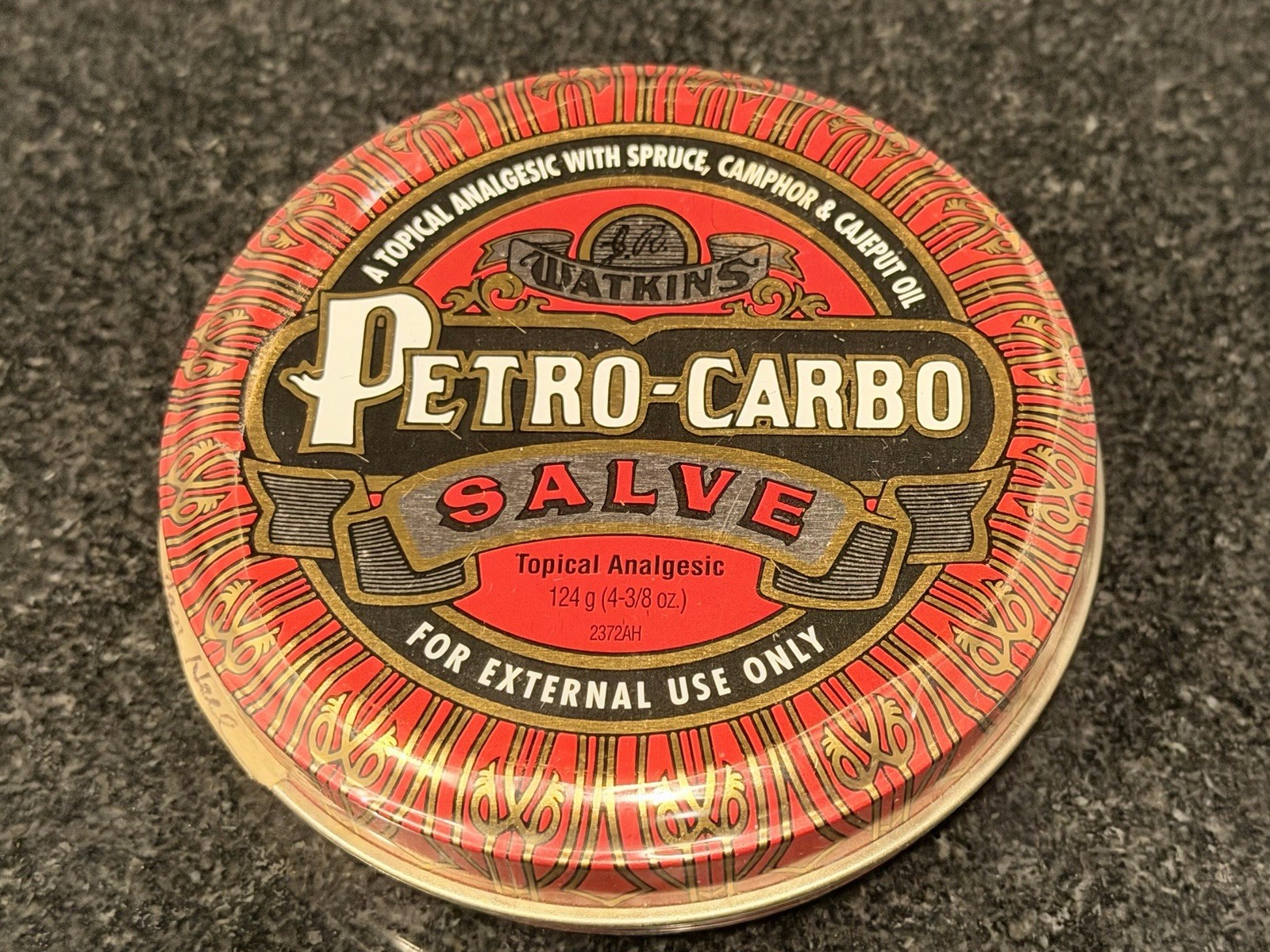 Vintage J.R. Watkins Petro-Carbo Salve 4-3/8 oz 124g Factory Sealed Tin Exp 2004 Vintage J.R. Watkins Petro-Carbo Salve 4-3/8 oz 124g Factory Sealed Tin Exp 2004