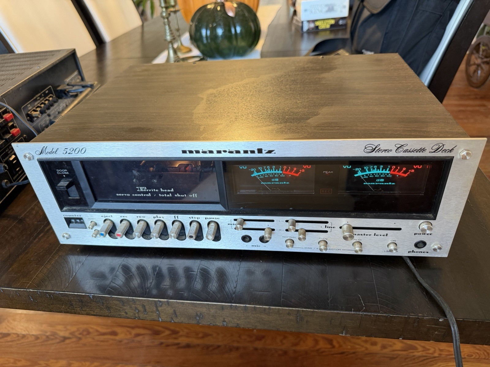 Marantz 5200 Vintage Stereo Cassette Deck Japan Wood Case VU Meters Powers On