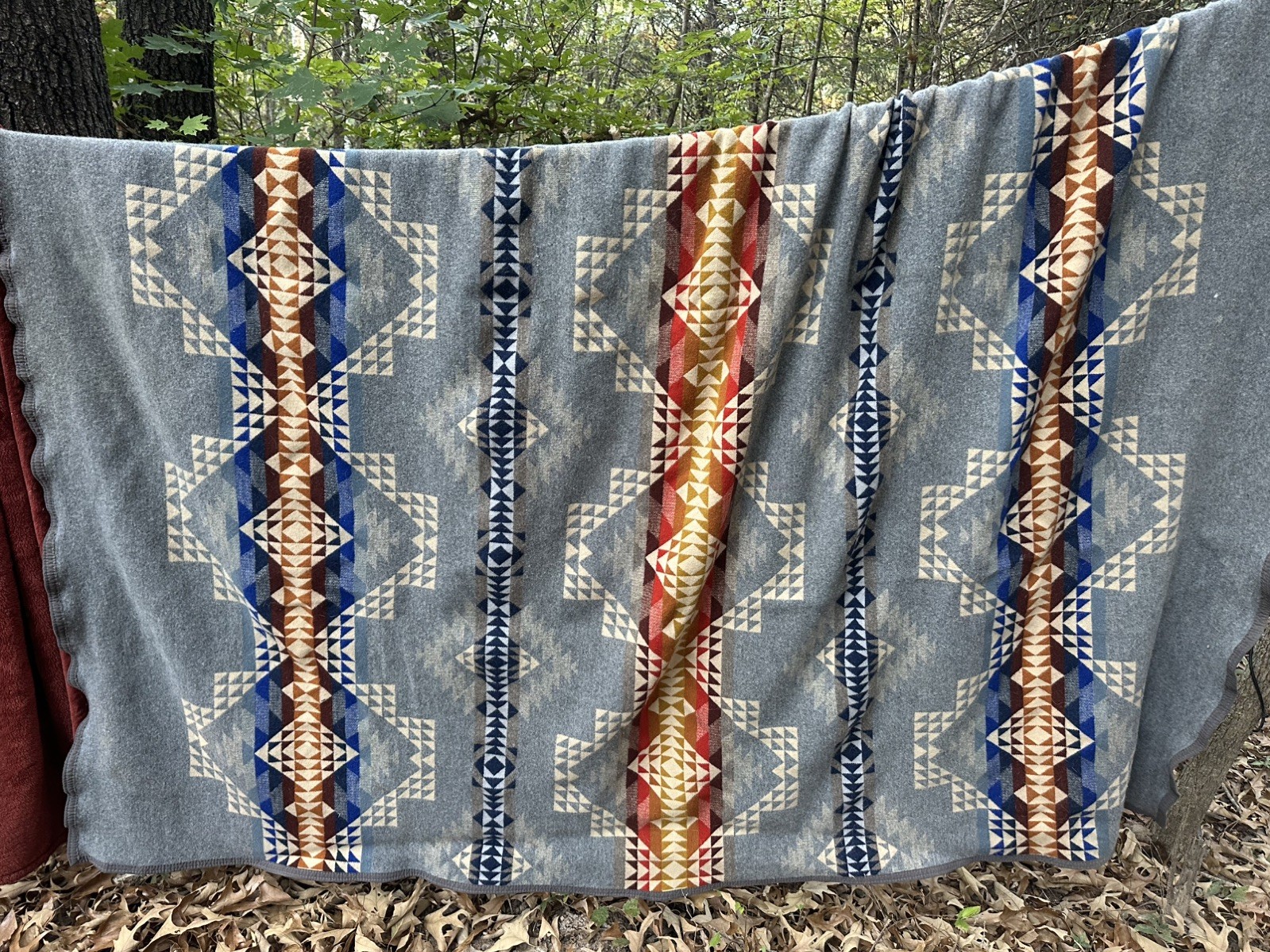 Vintage Wool Pendleton Blanket Gray Turquoise Blue King PreOwned Vintage Wool Pendleton Blanket Gray Turquoise Blue King PreOwned