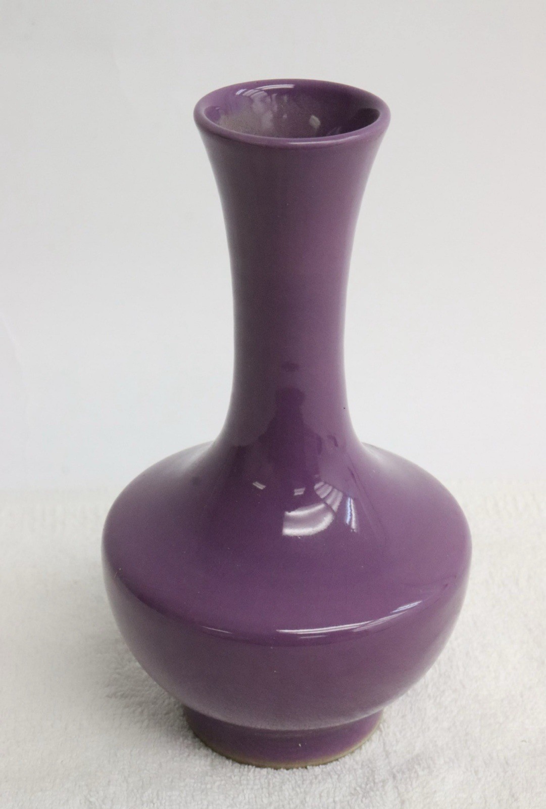 Chinese purple glazed porcelain vase, 6.65\