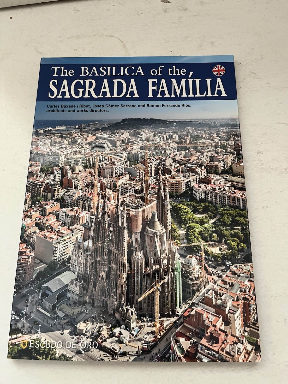 BASILICA OF THE SAGRADA FAMILIA Vintage Guidebook TPB Escudo de Oro Great Photos BASILICA OF THE SAGRADA FAMILIA Vintage Guidebook TPB Escudo de Oro Great Photos