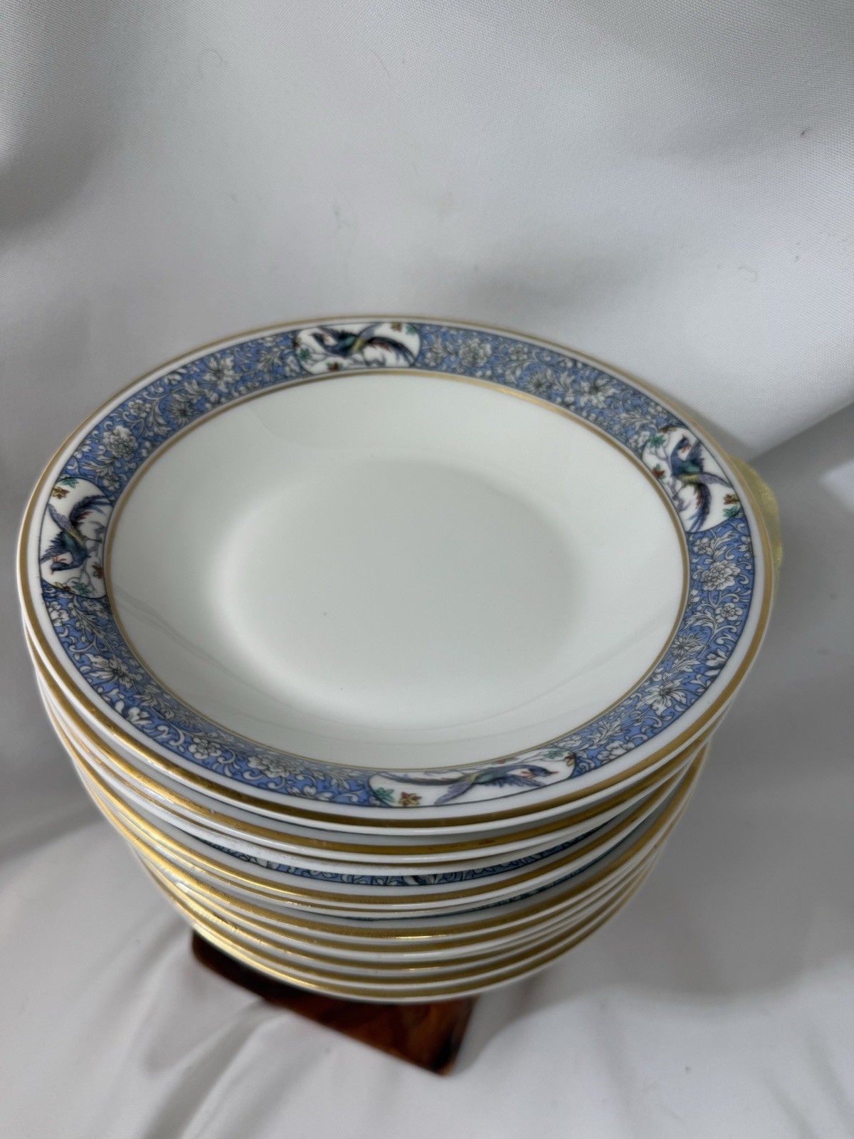 12 Theodore Haviland Limoges Rani Gold Rimmed Coupe Soup Bowls 7 1/2” Birds