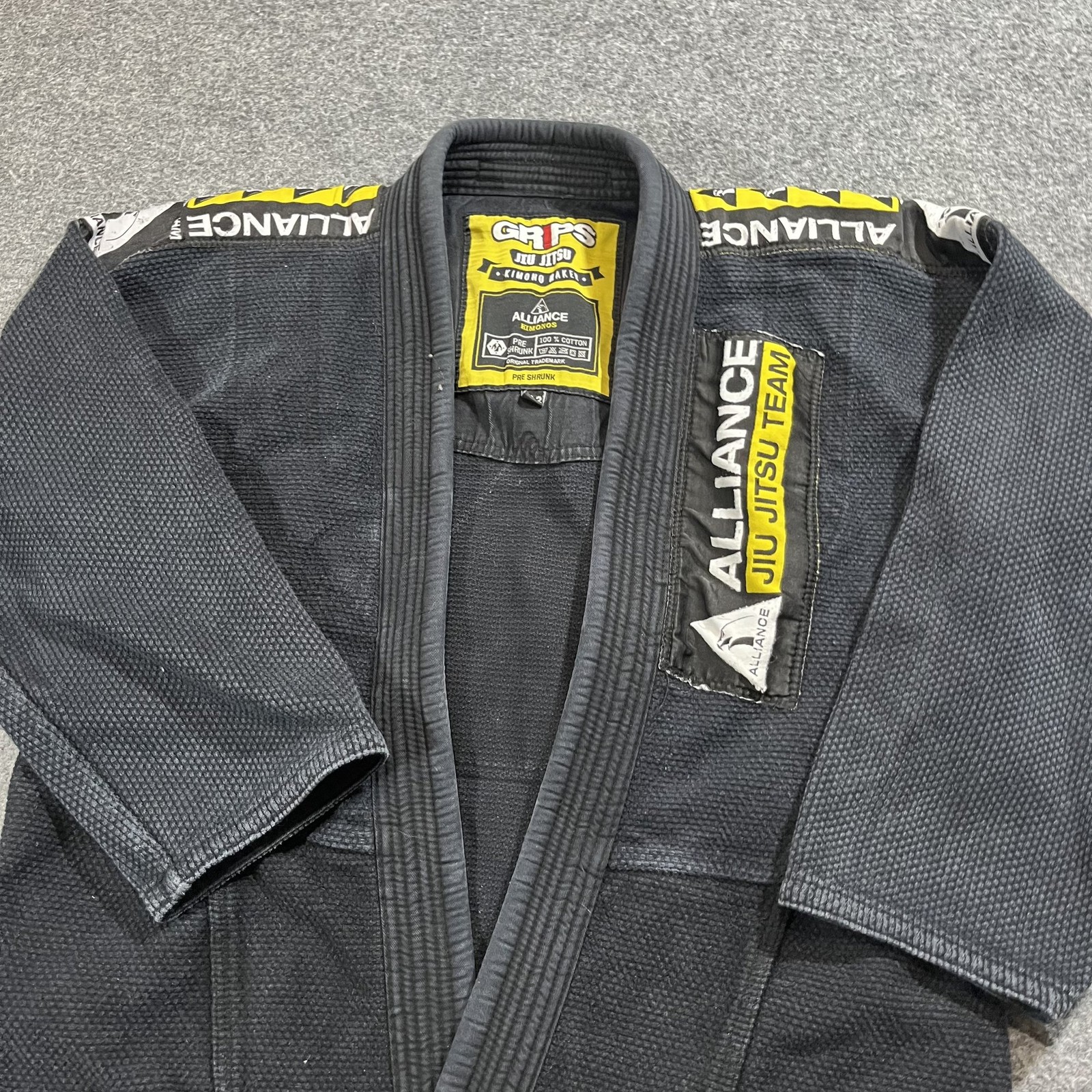 Grips Alliance Gi Uniform Top Adults A2 Black Kimono Bjj Brazilian Jiu Jistsu