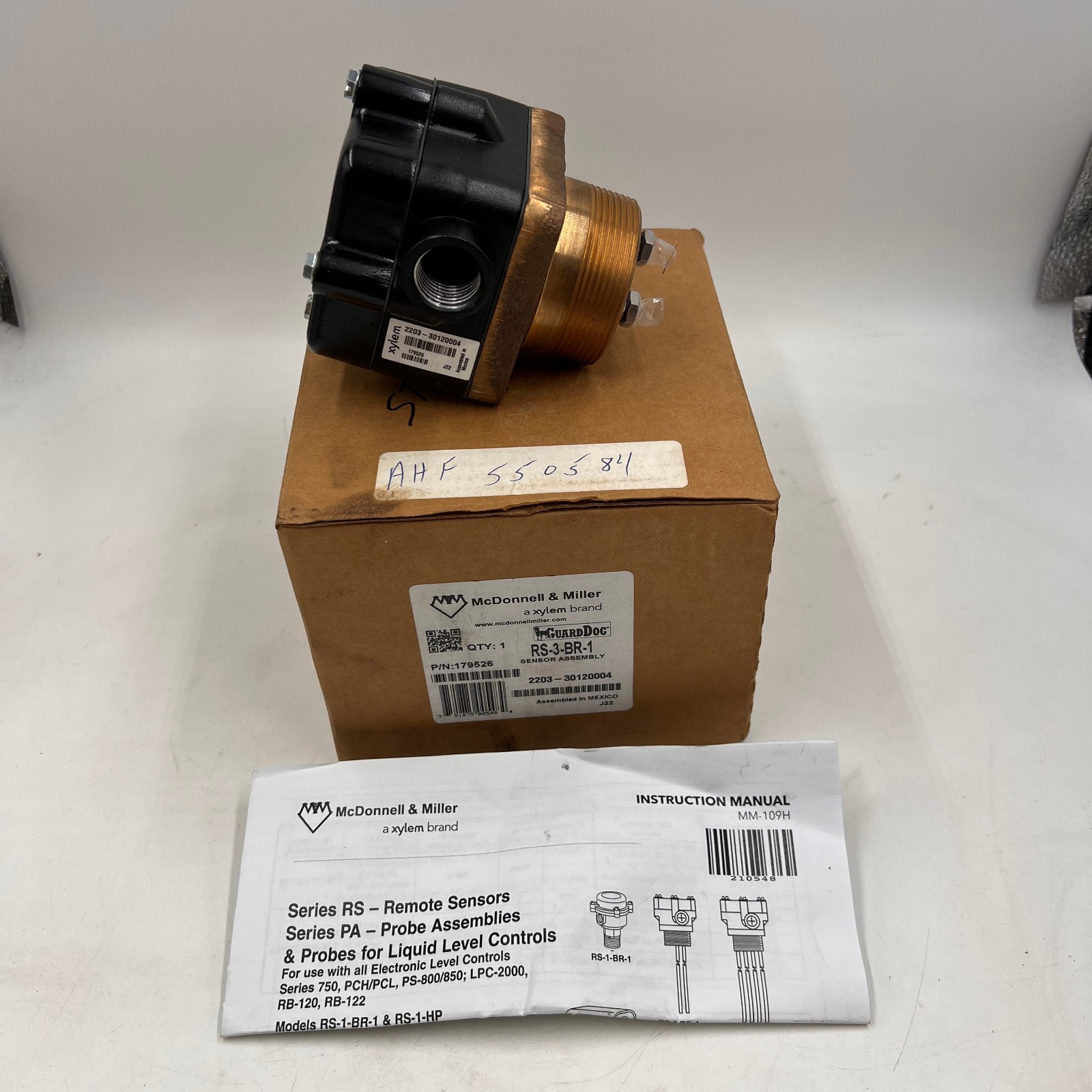 XYLEM RS-3-BR-1 / RS3BR1 (BRAND NEW) Remote Sensor Assembly Mcdonnell & Miller XYLEM RS-3-BR-1 / RS3BR1 (BRAND NEW) Remote Sensor Assembly Mcdonnell & Miller
