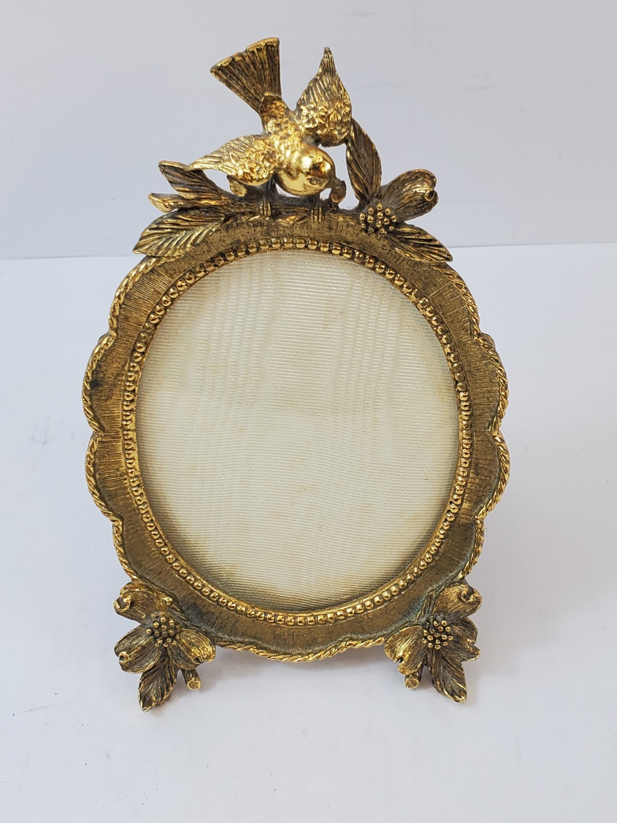 Vintage Matson F1742 61B 24kt Gold Plated Bird & Dogwood Oval Photo Frame Vintage Matson F1742 61B 24kt Gold Plated Bird & Dogwood Oval Photo Frame
