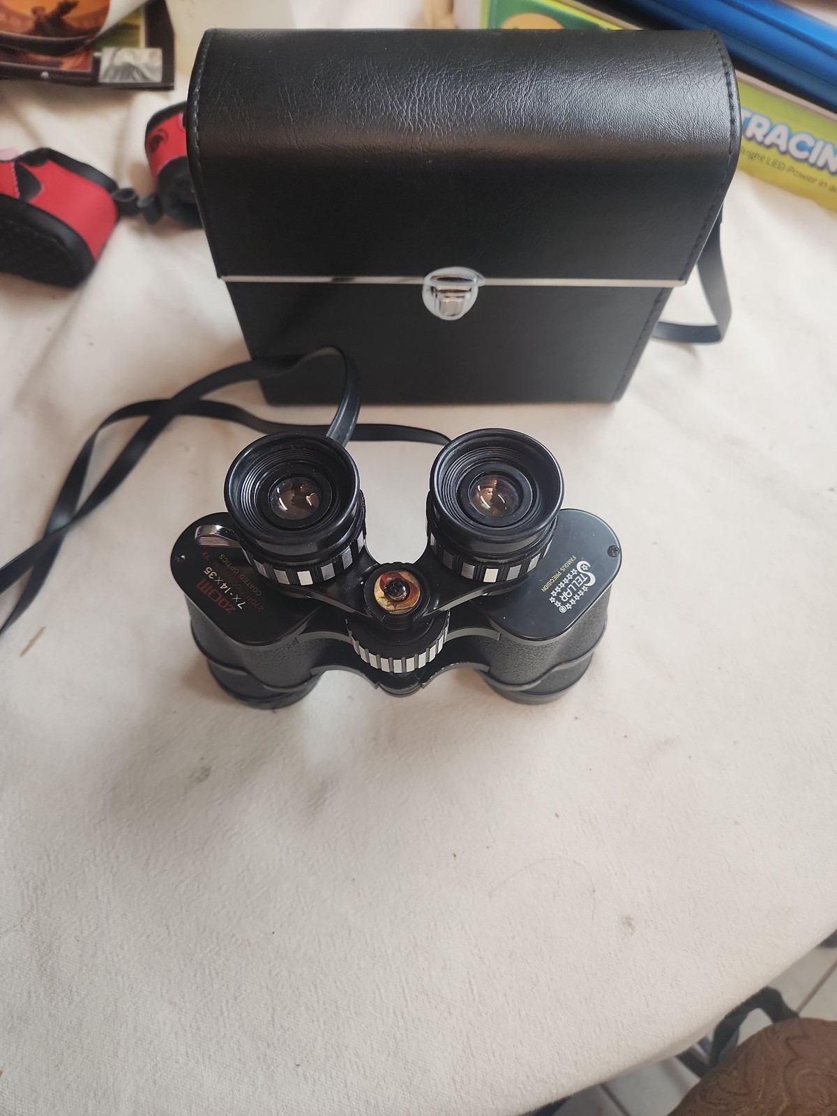 Vintage Stellar Zoom 7X-14X35 Coated Optics Binoculars with Hard Case Vintage Stellar Zoom 7X-14X35 Coated Optics Binoculars with Hard Case