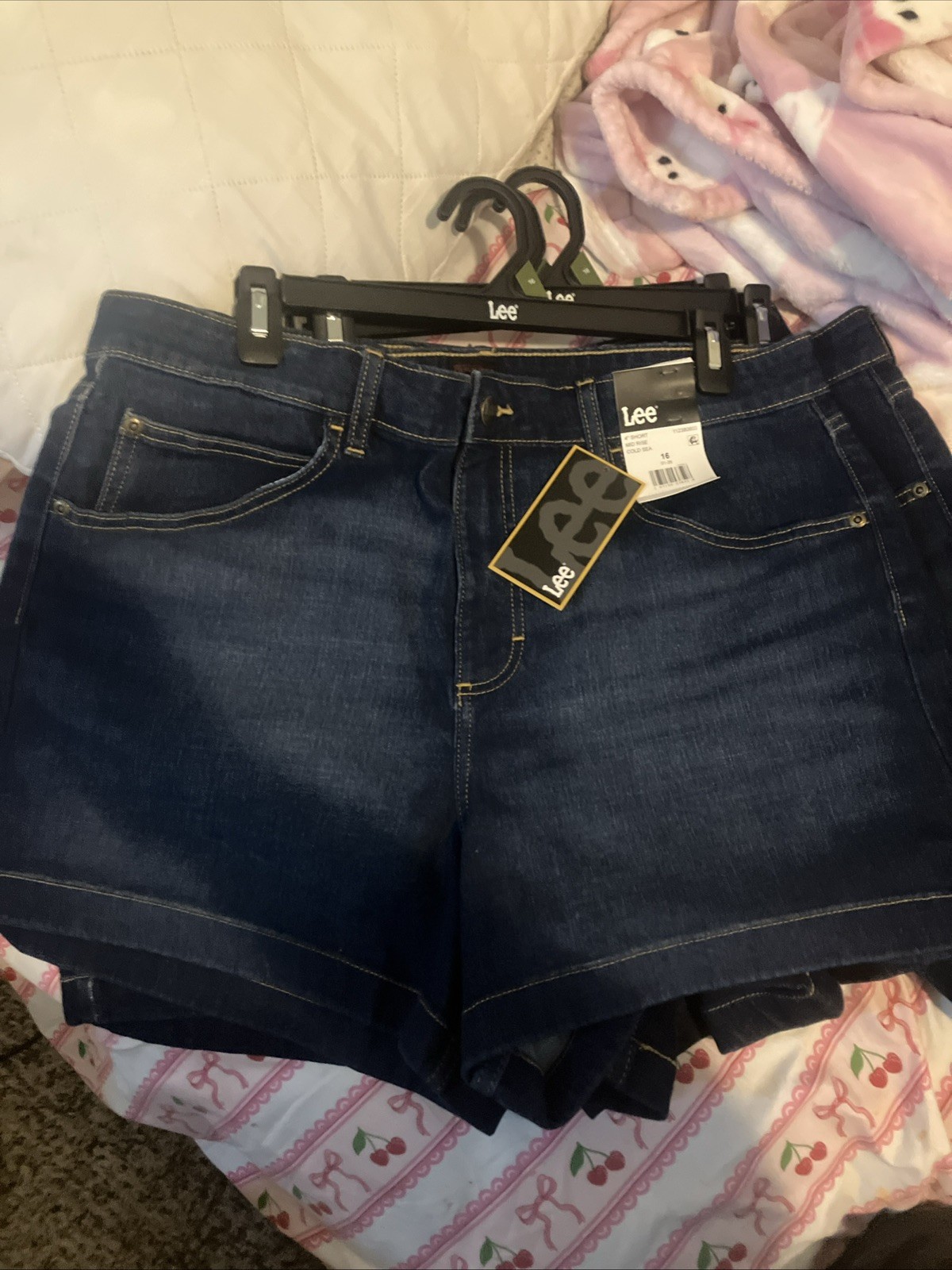 NWT NEW LEE WOMENS SHORTS MID RISE SIZE 16 COTTON BLEND STRETCH NWT NEW LEE WOMENS SHORTS MID RISE SIZE 16 COTTON BLEND STRETCH
