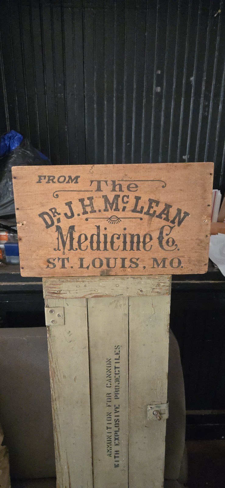 ANTIQUE DR JH MCLEAN MEDICINE CO WOOD CRATE FRONT St Louis MISSOURI ANTIQUE DR JH MCLEAN MEDICINE CO WOOD CRATE FRONT St Louis MISSOURI