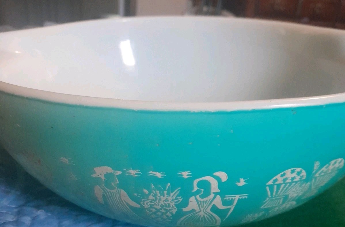 Pyrex Turquoise Amish Butter Cinderella Serving Bowl Some Flaws #444