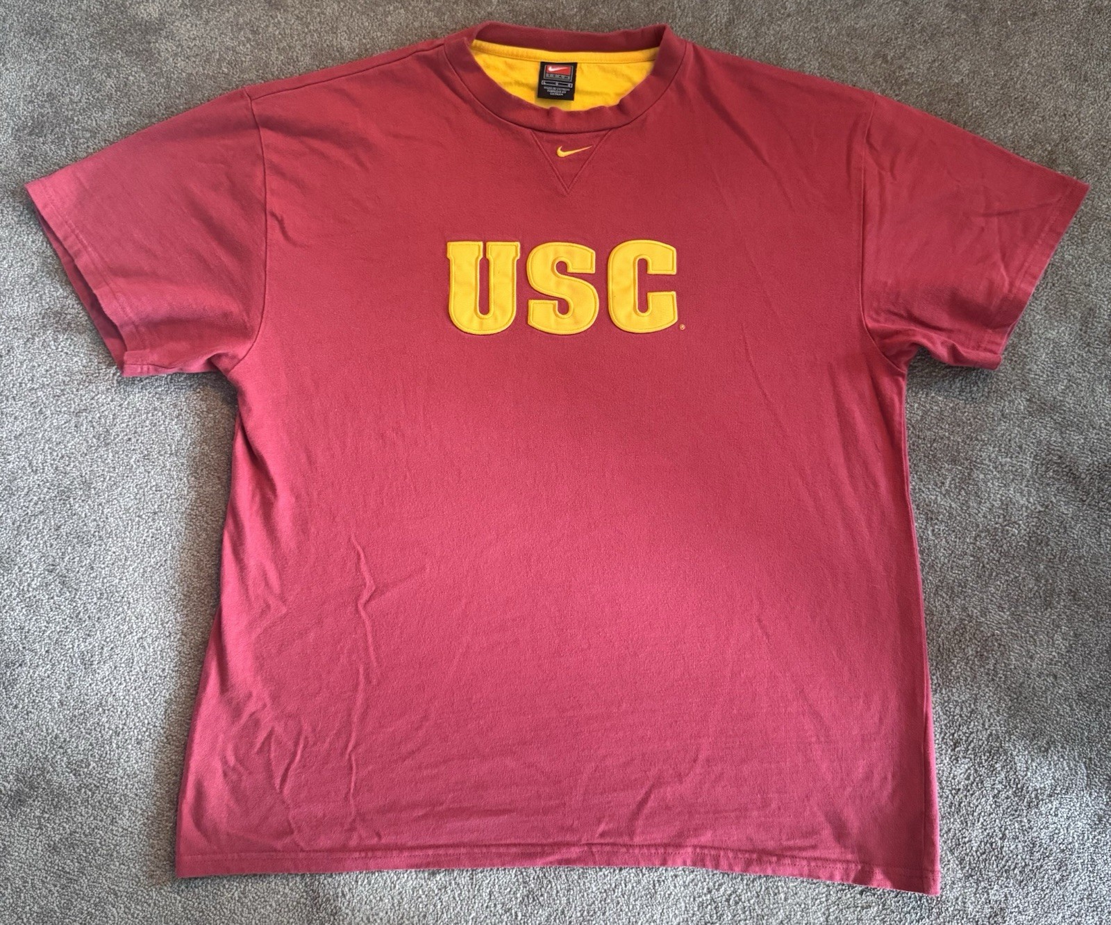VTG Nike Team USC Trojans T-shirt Sz L Cardinal Gold Embroidered Swoosh