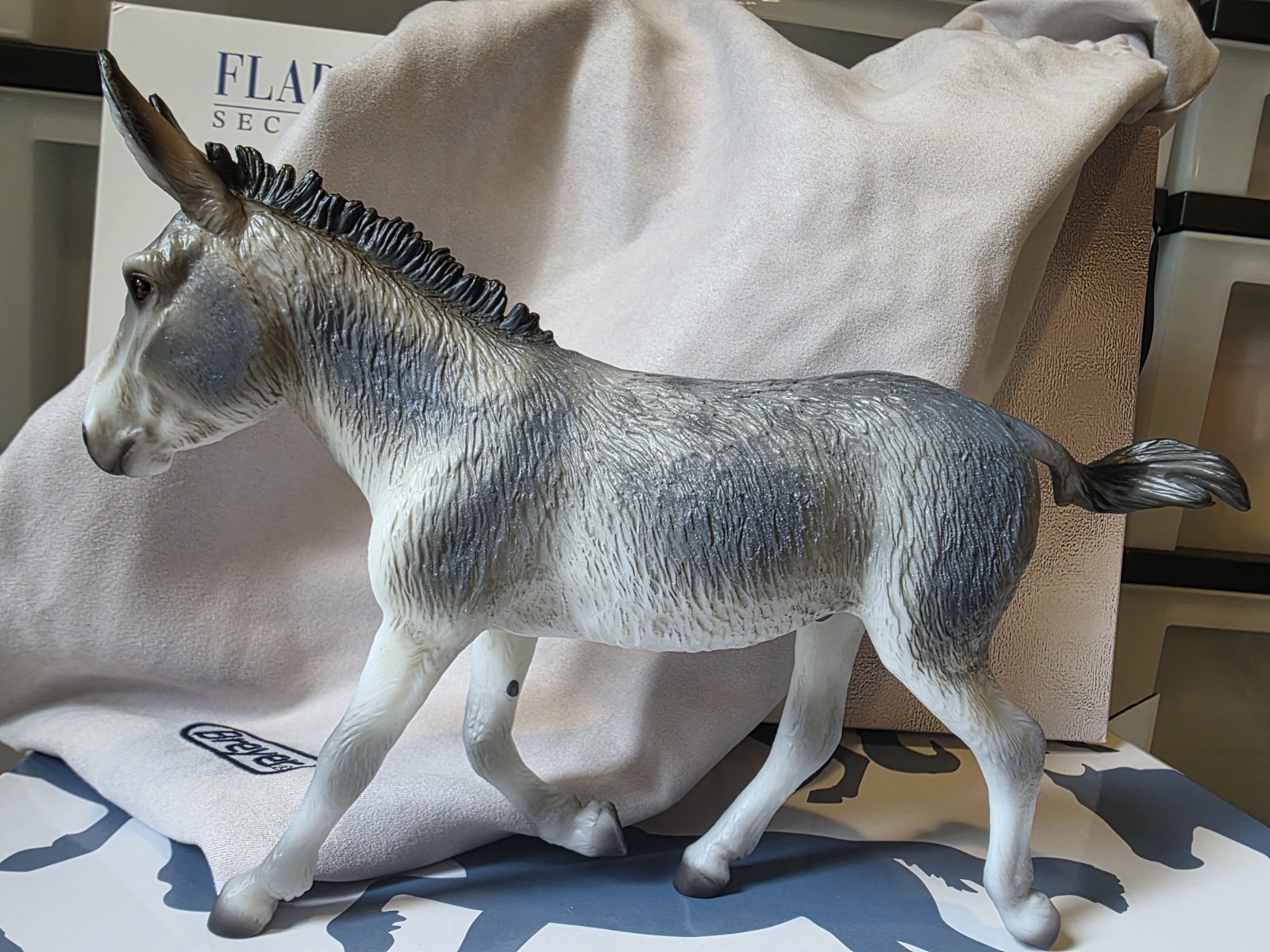 Breyer Flapjack Premier Collection 2026 w/ Bag, Box, & COA - Donkey Only Breyer Flapjack Premier Collection 2026 w/ Bag, Box, & COA - Donkey Only