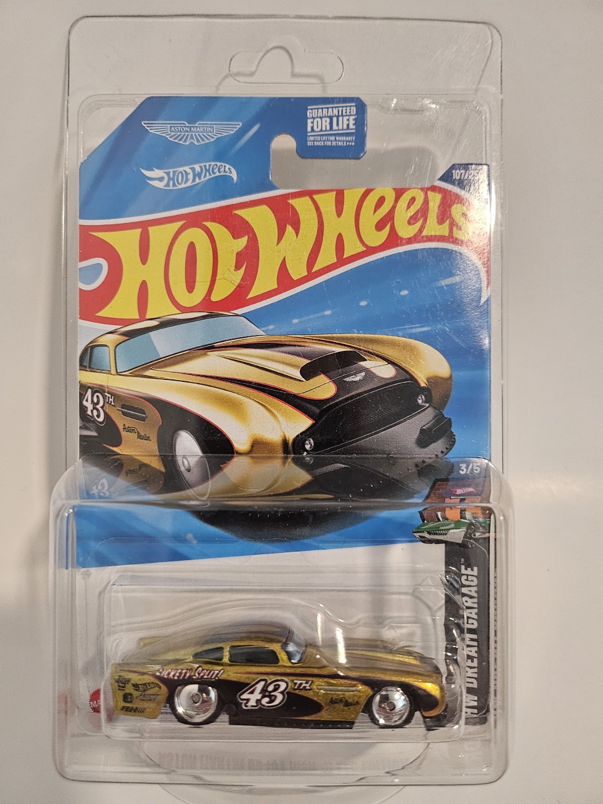 Hot Wheels 2025 Super Treasure Hunt ASTON MARTIN DB4GT Gold w Protector Case STH Hot Wheels 2025 Super Treasure Hunt ASTON MARTIN DB4GT Gold w Protector Case STH