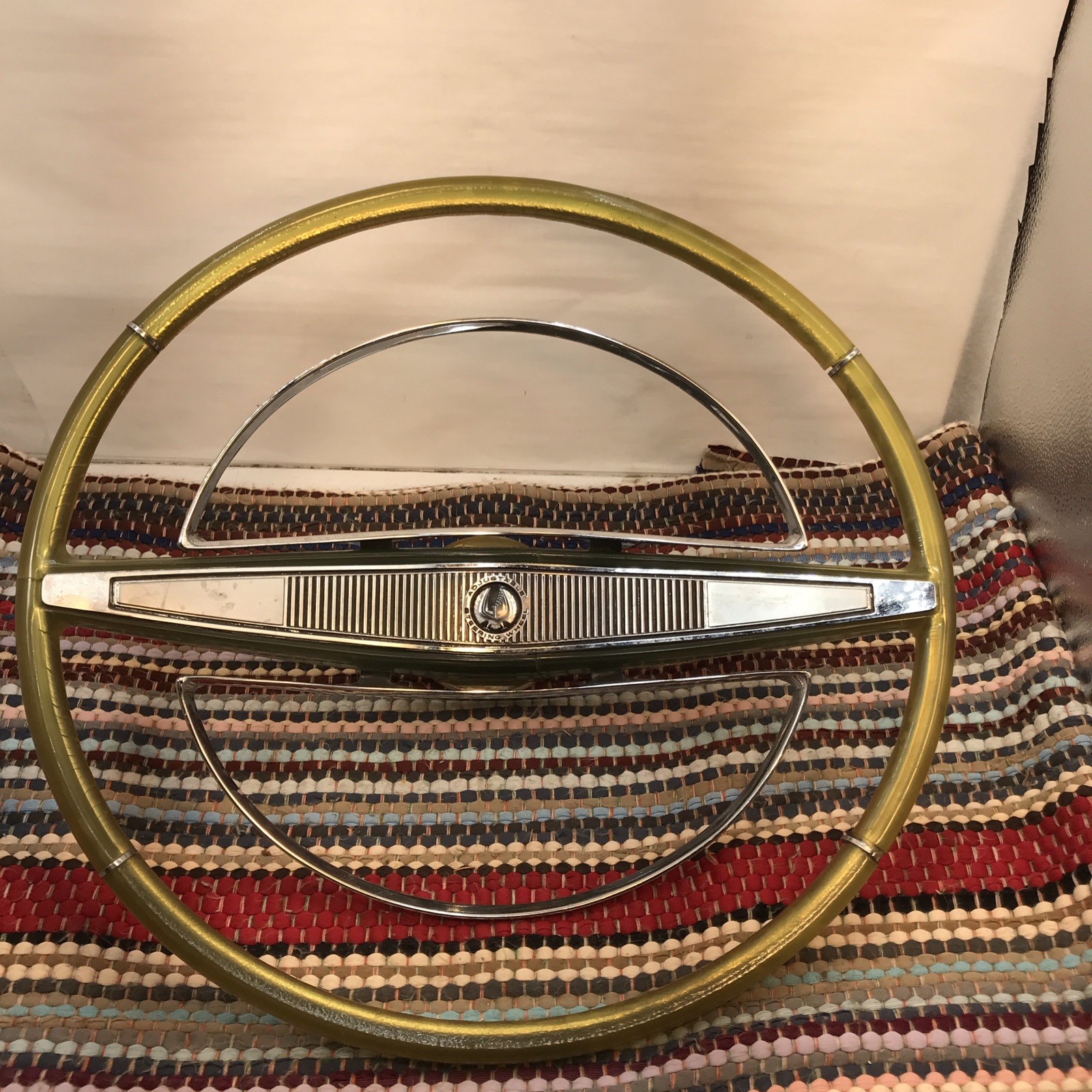 1964 1965 64 65 CHRYSLER IMPERIAL GOLD GREEN CLEAR LUCITE STEERING WHEEL OEM