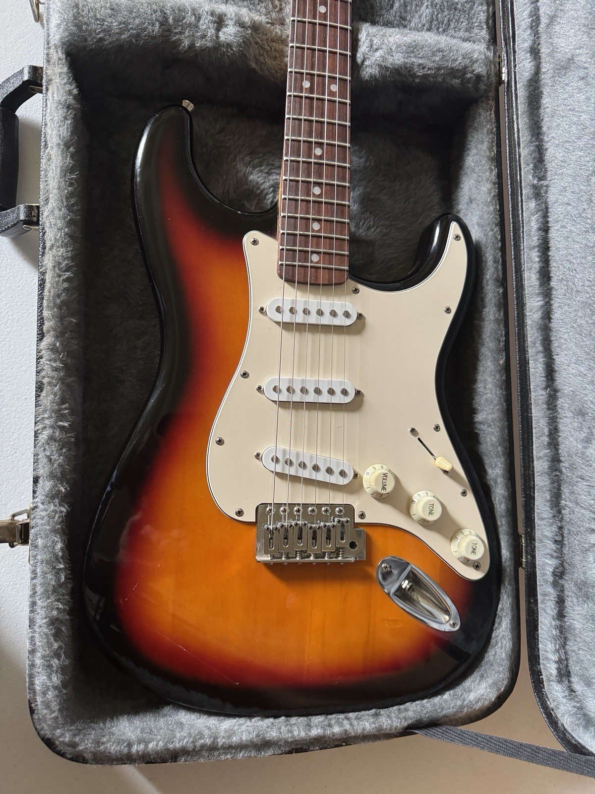 Starcaster by Fender - Works and Plays Great w/case