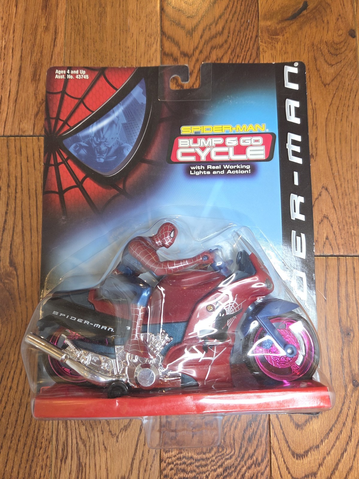 Vintage 2001 SpiderMan Movie ToyBiz Action Figure Bump & Go Cycle Motorcycle