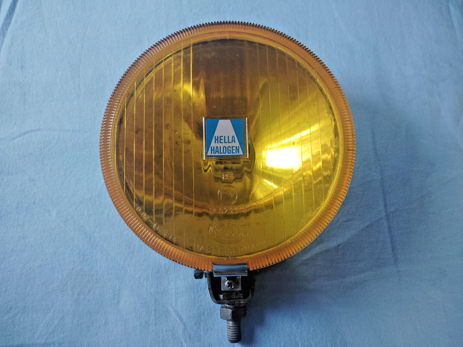 Hella 160 yellow halogen chrome driving light Hella 160 yellow halogen chrome driving light