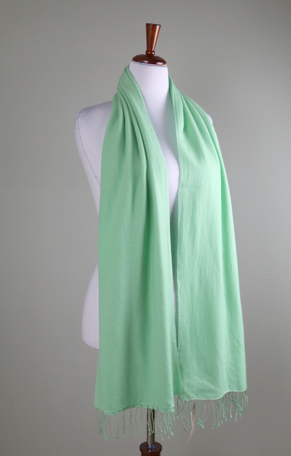 BLOOMINGDALE\'S NWT Vintage Pashmina Cashmere Silk Fringe Wrap Around Scarf