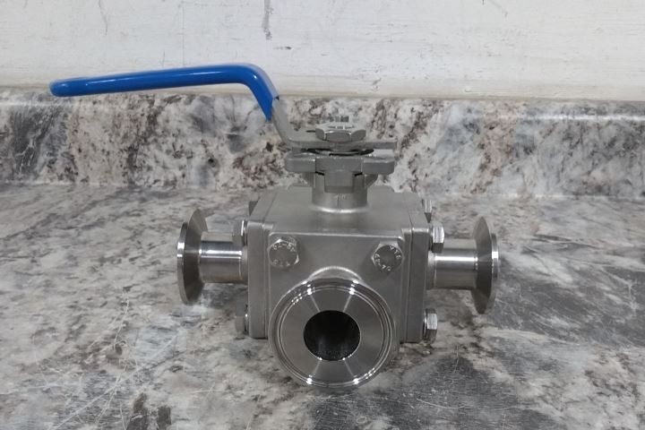 VNE EG93CCC-61.0 1 In Inlet/Outlet Manual Three-Way Ball Valve