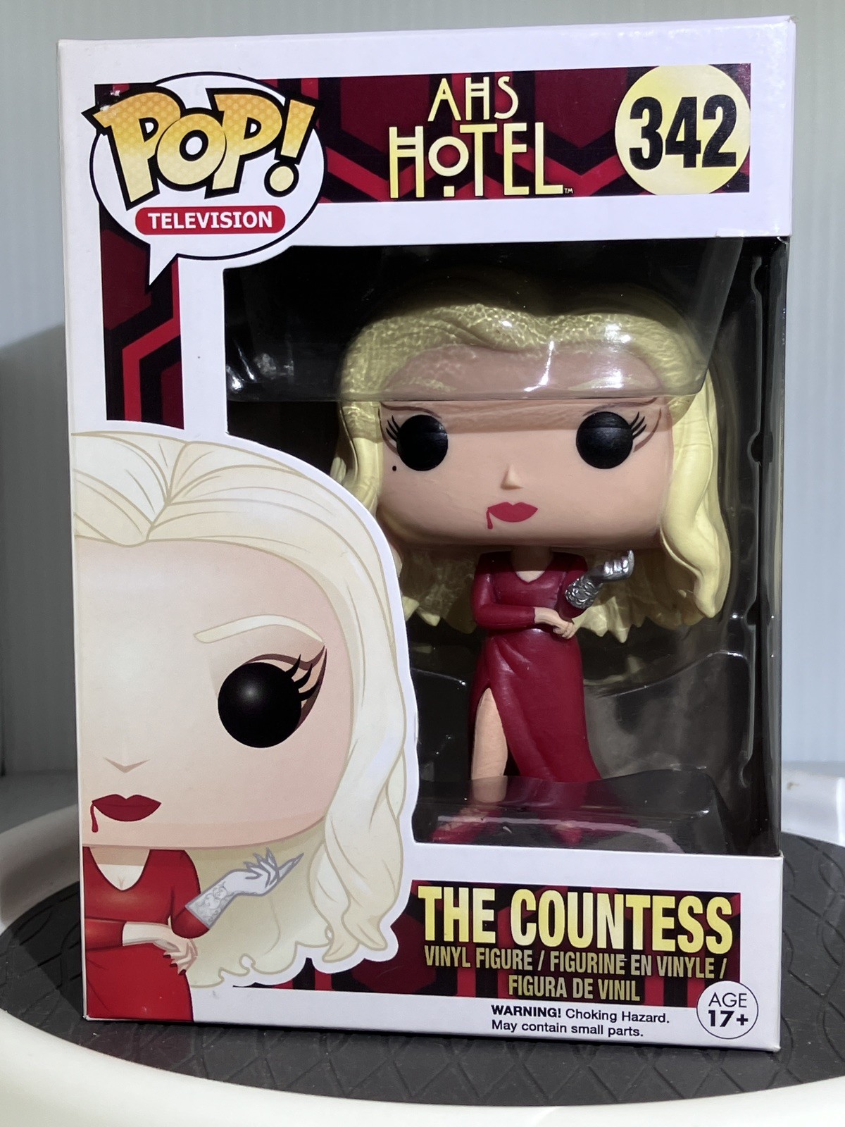 VAULTED NIB Funko POP TV-American Horror Story AHS-The Countess #342 w/Protector