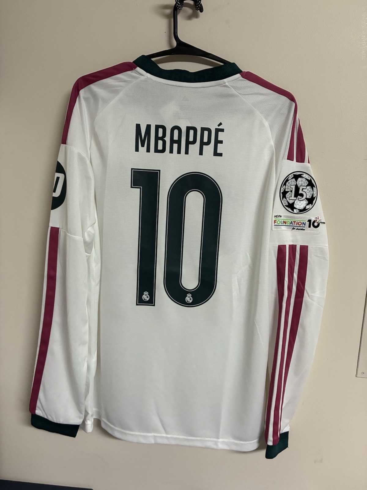 Real Madrid Mbappé #10 Soccer Jersey White Long Sleeve Unisex size M Real Madrid Mbappé #10 Soccer Jersey White Long Sleeve Unisex size M