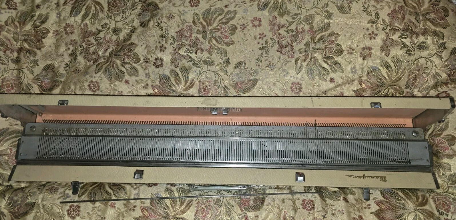Vintage Maruyama Knitting Machine for parts/repair untested