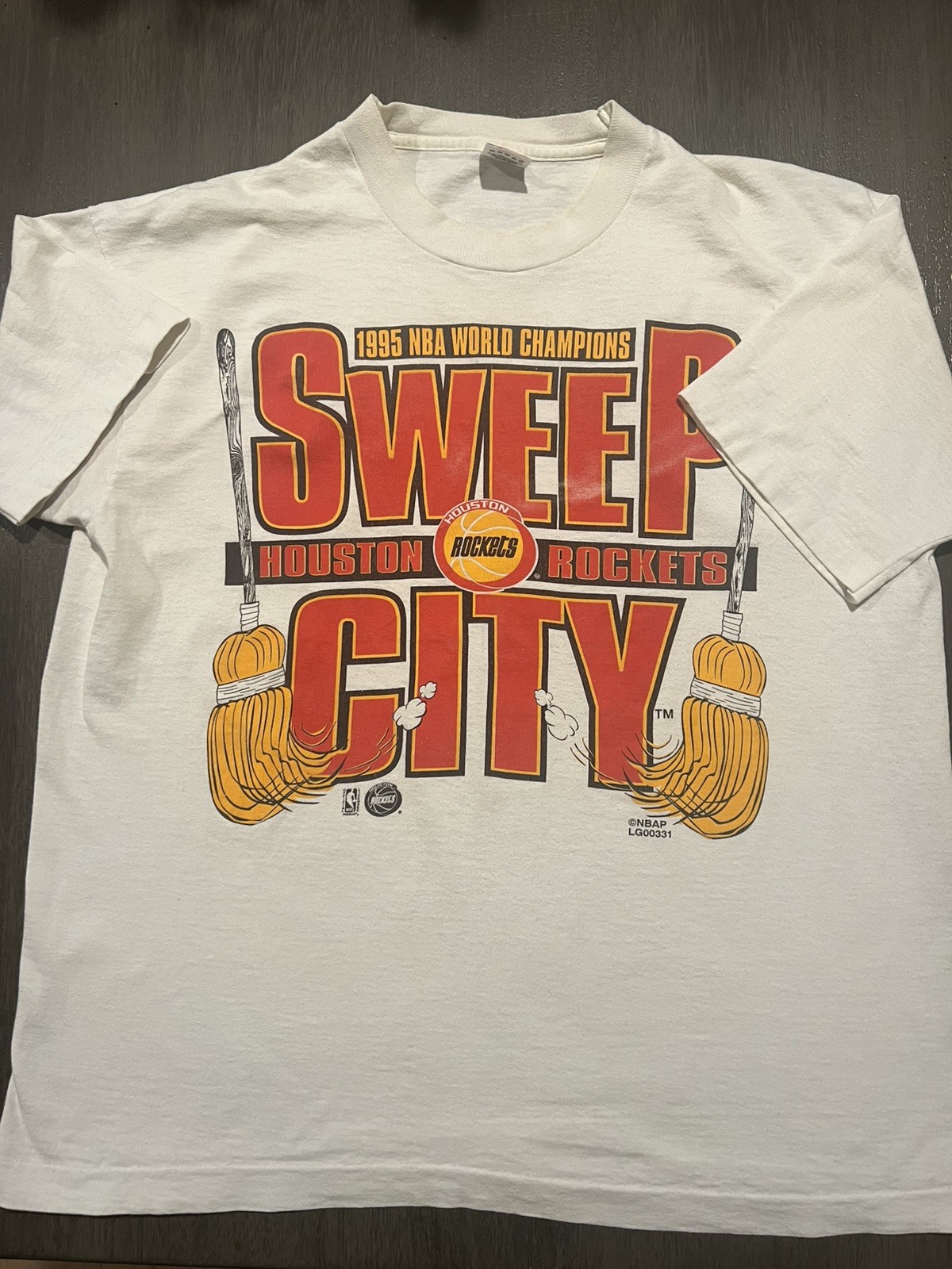 Vintage NBA 1995 Houston Rockets World Champions Sweep City Tee Sz L