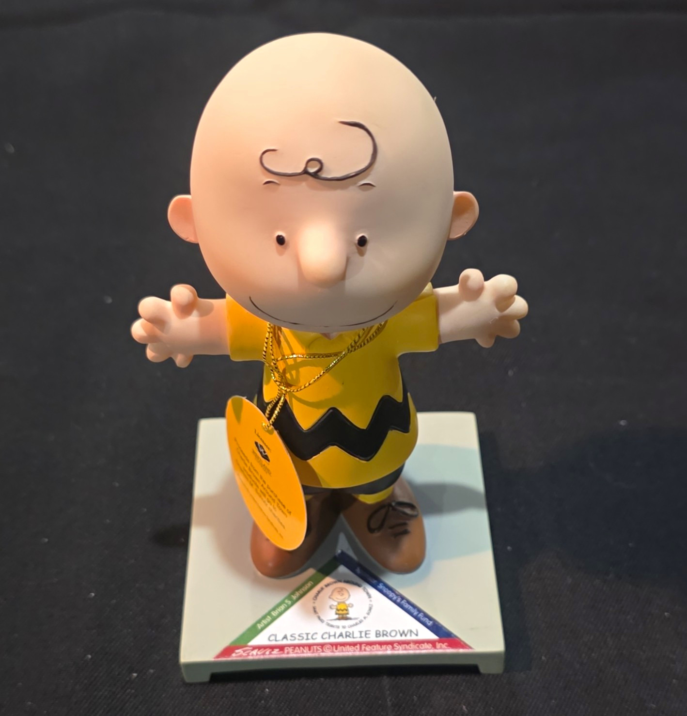 Westland Giftware Peanuts Classic Charlie Brown Figurine on Base 8431