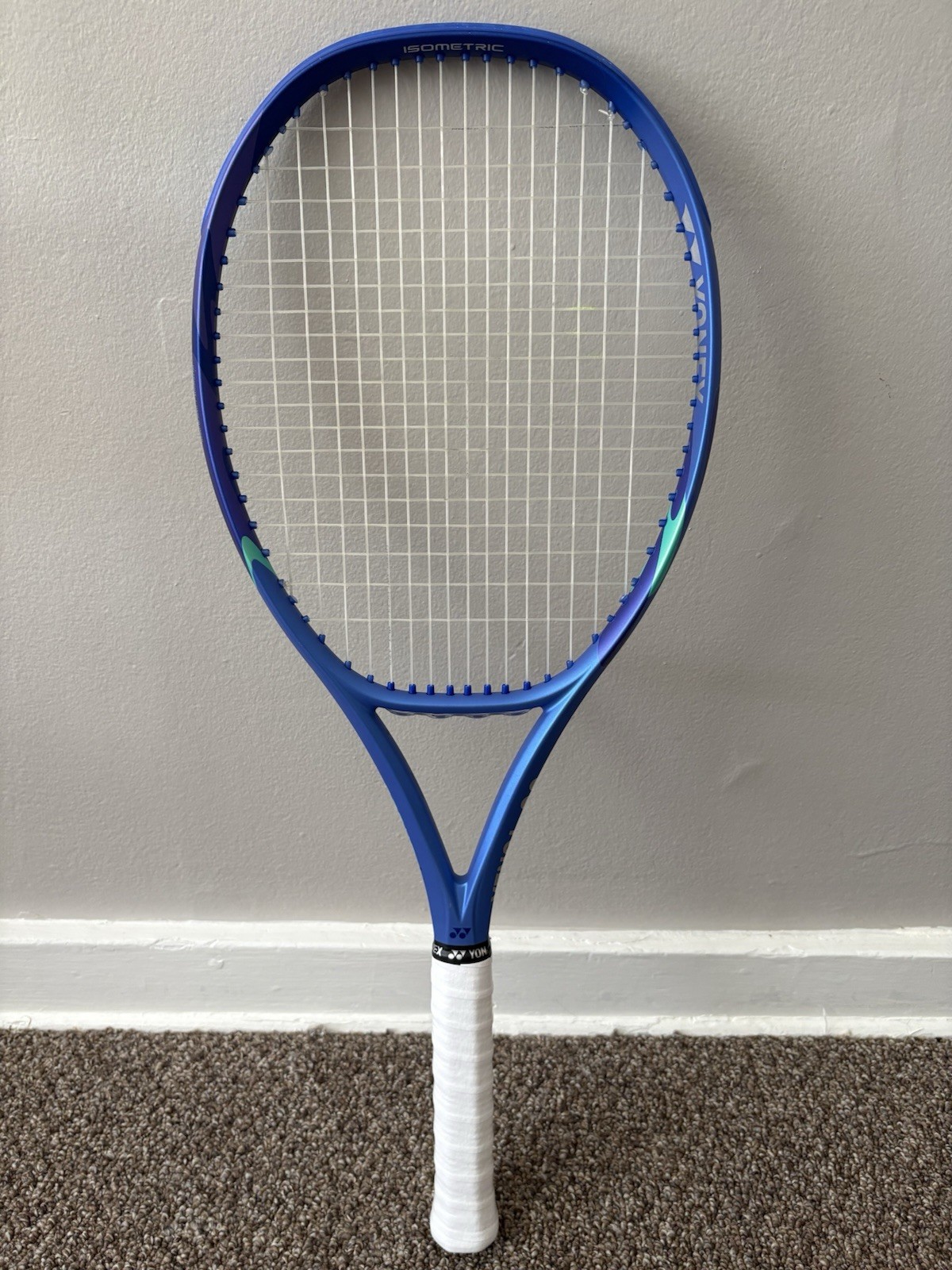 Yonex Ezone 98 Tennis Racquet 8th Gen, #2 Grip Yonex Ezone 98 Tennis Racquet 8th Gen, #2 Grip