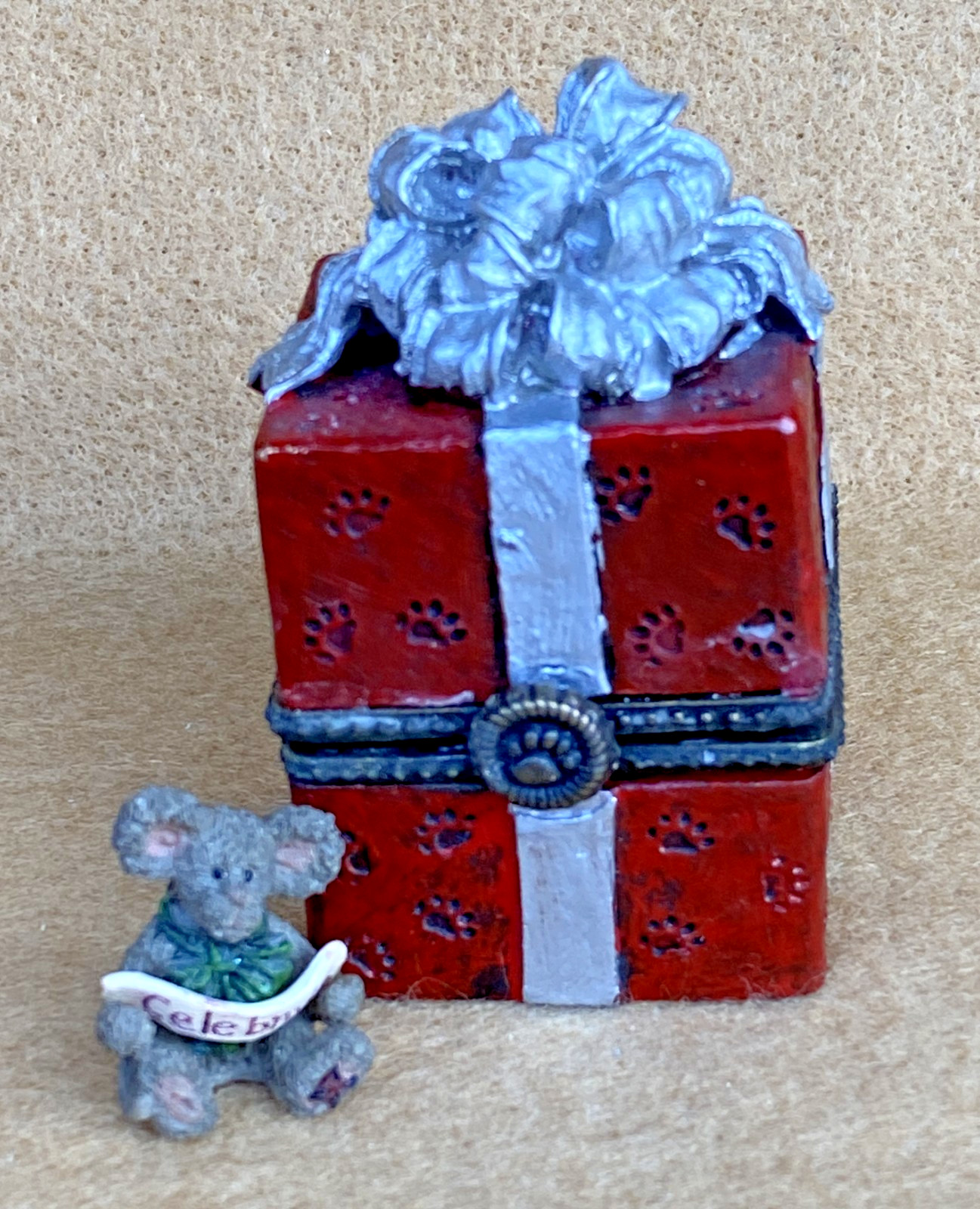Boyds Bears 2013 Winston’s Gift Box with Joy McNibble NEW IN BOX 1161/3600