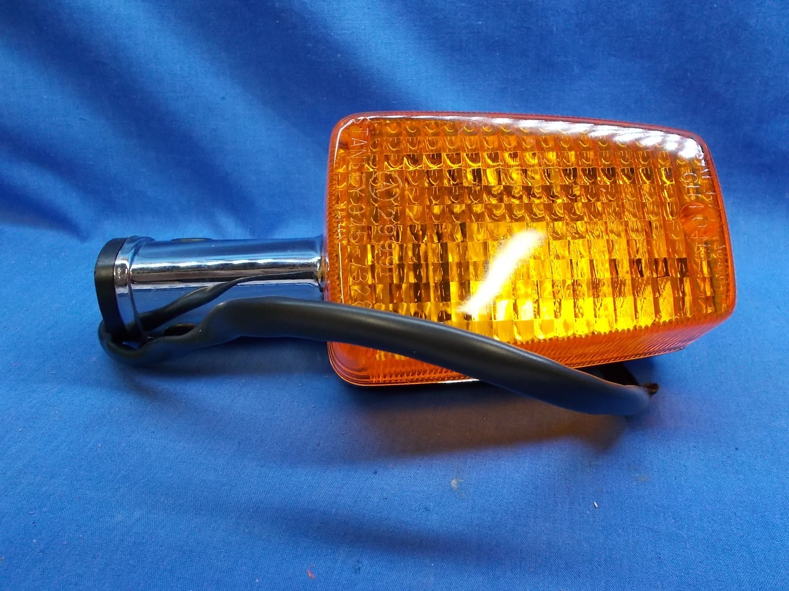 Honda 33450-MA1-671. OEM LH Front Turn Signal Assy. Fits Honda GL500(81-82).