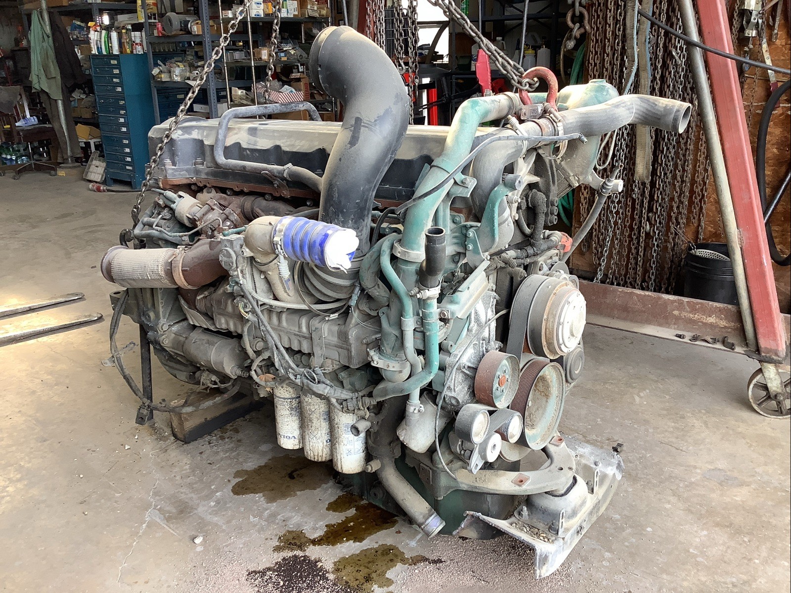 Volvo D13H405 12.8 Liter Engine 