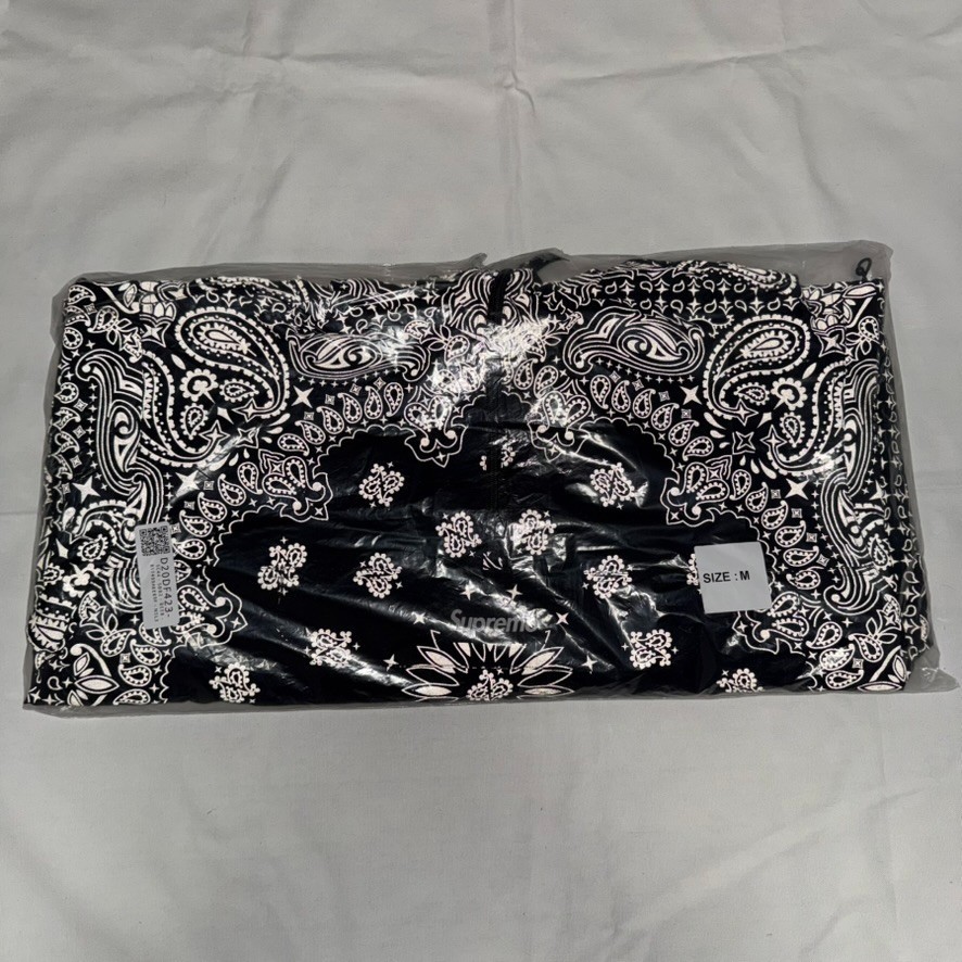 SUPREME REFLECTIVE BANDANA ANORAK Size Medium BLACK SS26 Pull Over Jacket New