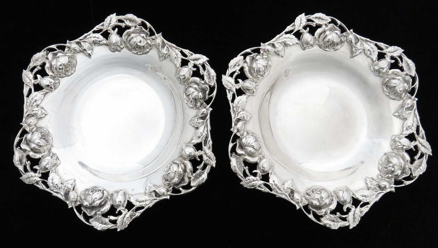  VINTAGE PAIR TIFFANY & CO STERLING SILVER 4 3/4 NUT DISHES 