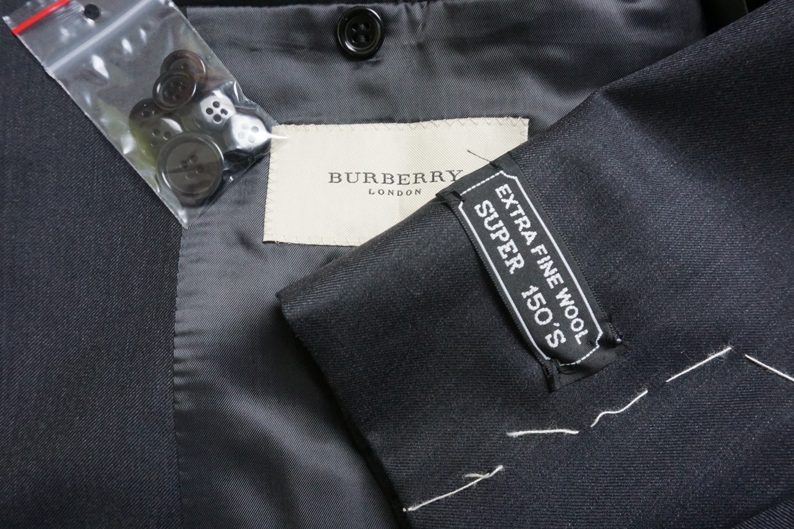 Burberry London Charcoal S150s Wool 2 Pc Suit Jacket Pants Sz 44R NEW