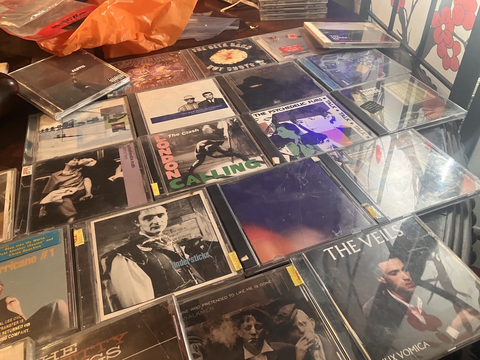 Lot of 22 Mostly Brit Rock Cds 90\'s 2000\'s Beta Band Walkmen Clash Veils Jarvis Lot of 22 Mostly Brit Rock Cds 90\'s 2000\'s Beta Band Walkmen Clash Veils Jarvis