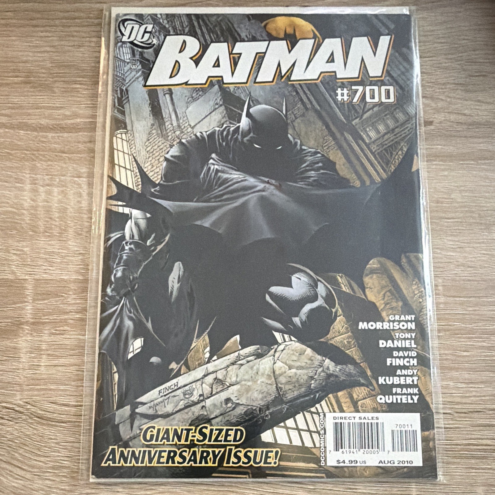 Batman #700 (DC Comics 2010) Giant-Sized Anniversary Issue Direct Batman #700 (DC Comics 2010) Giant-Sized Anniversary Issue Direct