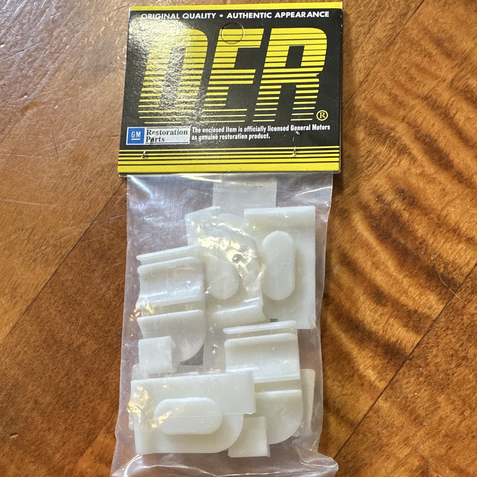 OER k563 GM Headliner Bow & Dome Light Wire Clip Set- 6 Piece - New NOS OER k563 GM Headliner Bow & Dome Light Wire Clip Set- 6 Piece - New NOS