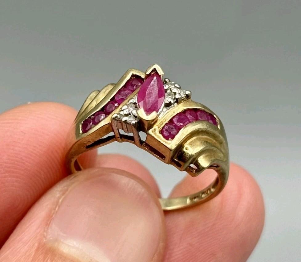 Estate 10k Yellow Gold 2.7g Ruby Genuine Diamond .35 Ctw Waterfall Ring Sz 6.75 Estate 10k Yellow Gold 2.7g Ruby Genuine Diamond .35 Ctw Waterfall Ring Sz 6.75