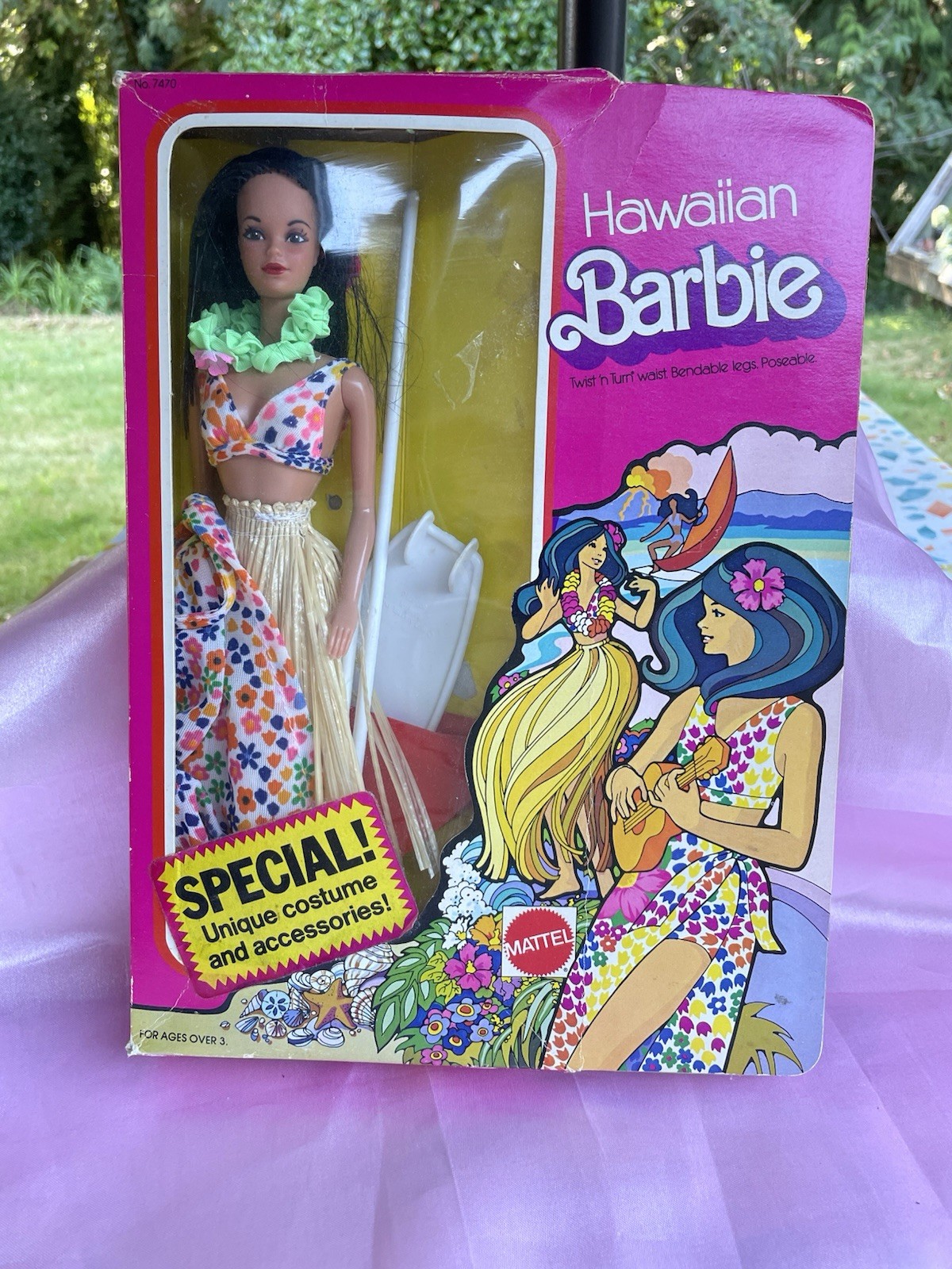 Mattel 1975 Hawaiian Barbie Doll #7470 Vintage, Box Tampered With. Mattel 1975 Hawaiian Barbie Doll #7470 Vintage, Box Tampered With.